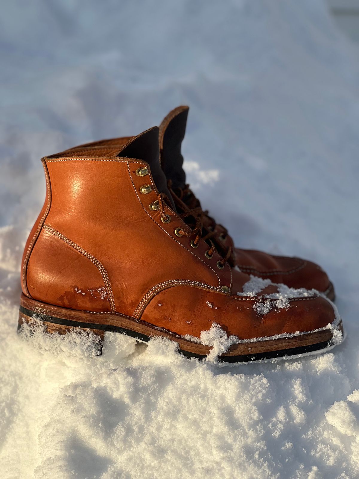 Photo by Lindtveit on January 4, 2025 of the Kristian Lindtveit Custom Model in Granberg Veg Tan.