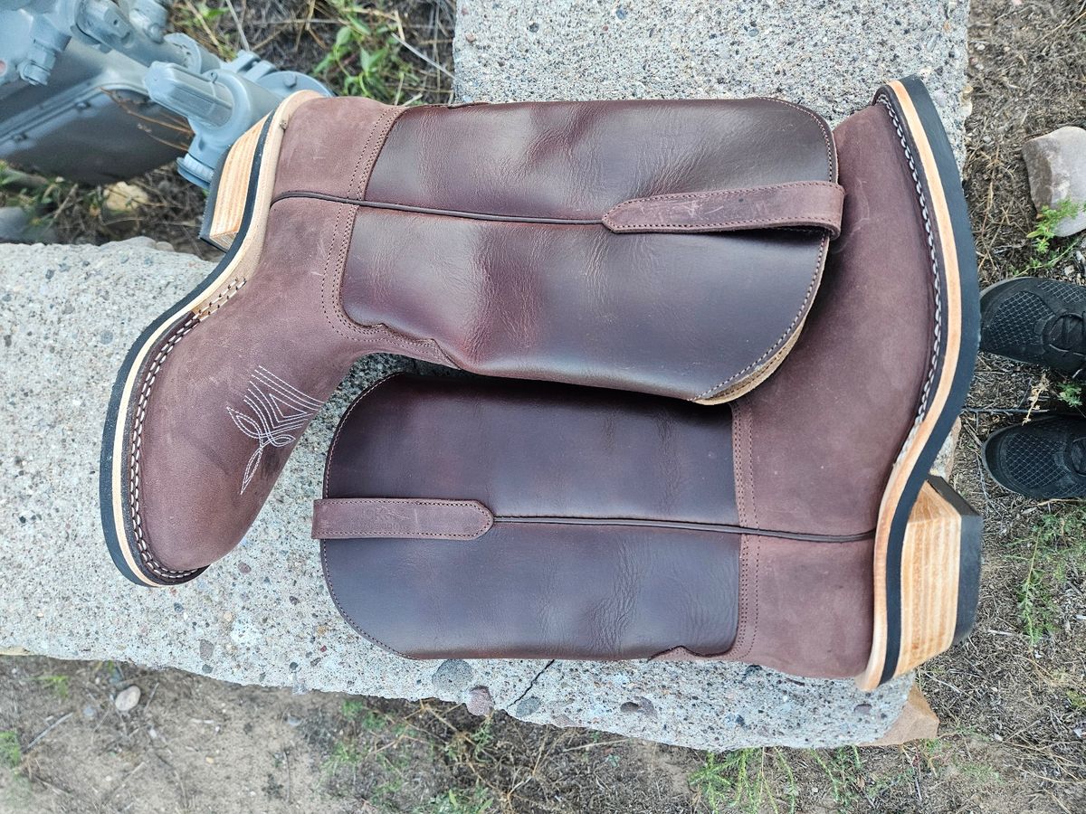 Photo by Sexual_Tyrannosaur on October 2, 2025 of the Nicks Palouse in Seidel 1964 Brown Double Shot & Seidel 1964 Walnut.