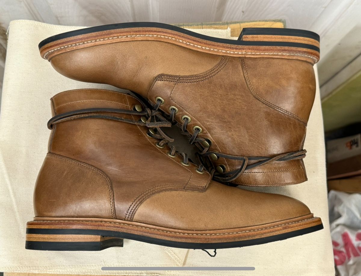 Photo by edwardrknives on November 5, 2024 of the Grant Stone Diesel Boot in Horween Dune Chromexcel.