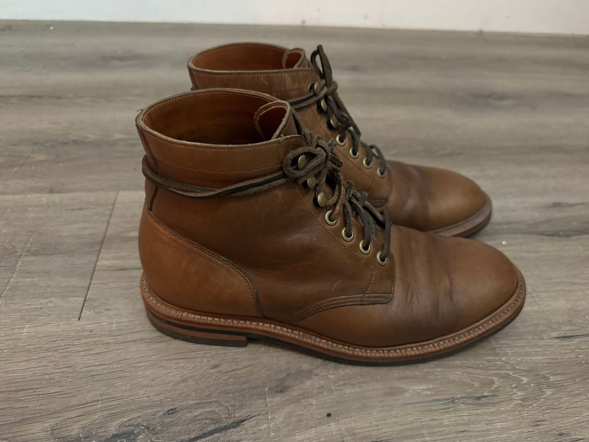 Photo by edwardrknives on December 5, 2024 of the Grant Stone Diesel Boot in Horween Dune Chromexcel.