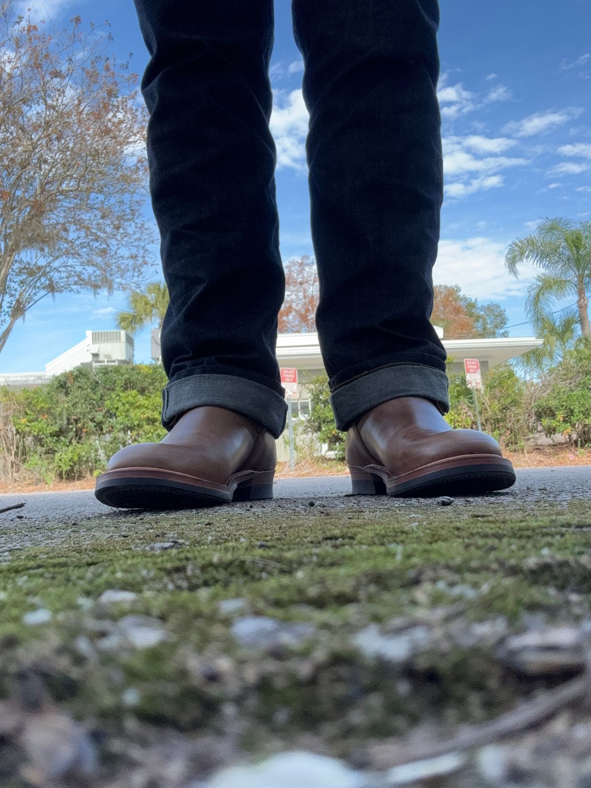 Photo by edwardrknives on December 26, 2024 of the The Flat Head Engineer Boots in Horween Natural Chromexcel.