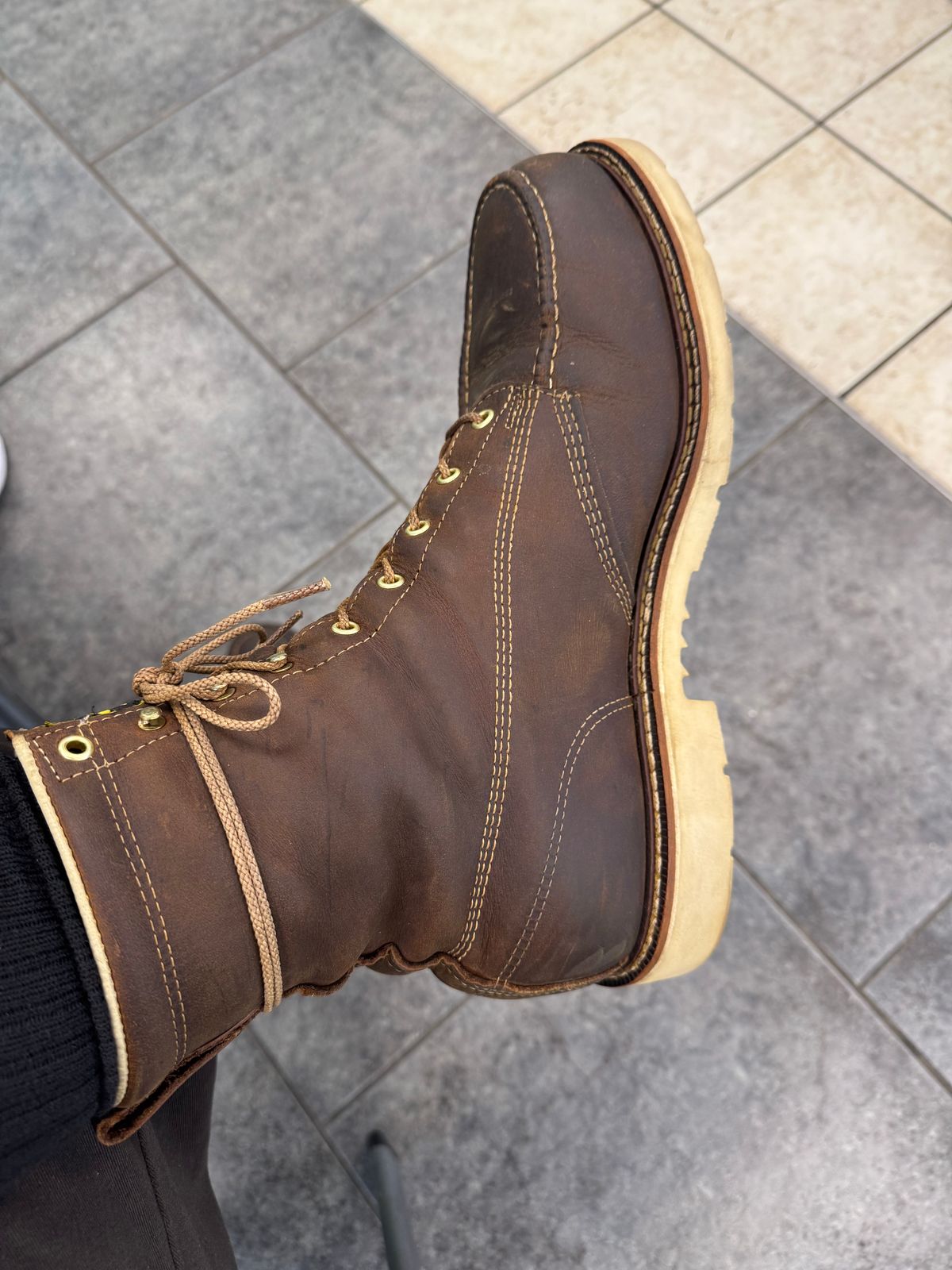 Photo by thwompd on March 2, 2025 of the Thorogood American Heritage 8" Moc Toe in Seidel Trail Crazy Horse.