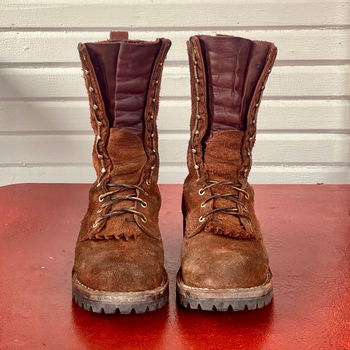 Photo by SerotinousCone on November 4, 2025 of the Frank's Boots Ground Pounder in Seidel Chocolate Oil Tan Roughout.