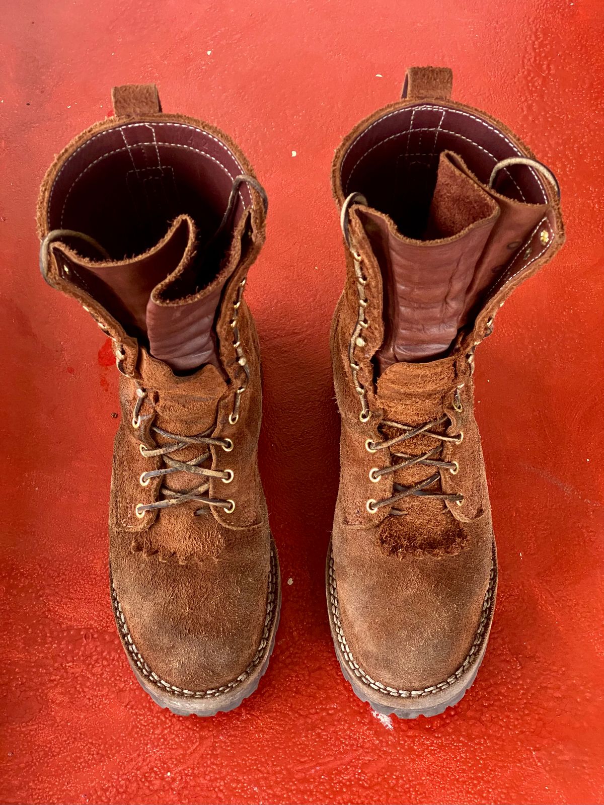 Photo by SerotinousCone on November 4, 2025 of the Frank's Boots Ground Pounder in Seidel Chocolate Oil Tan Roughout.