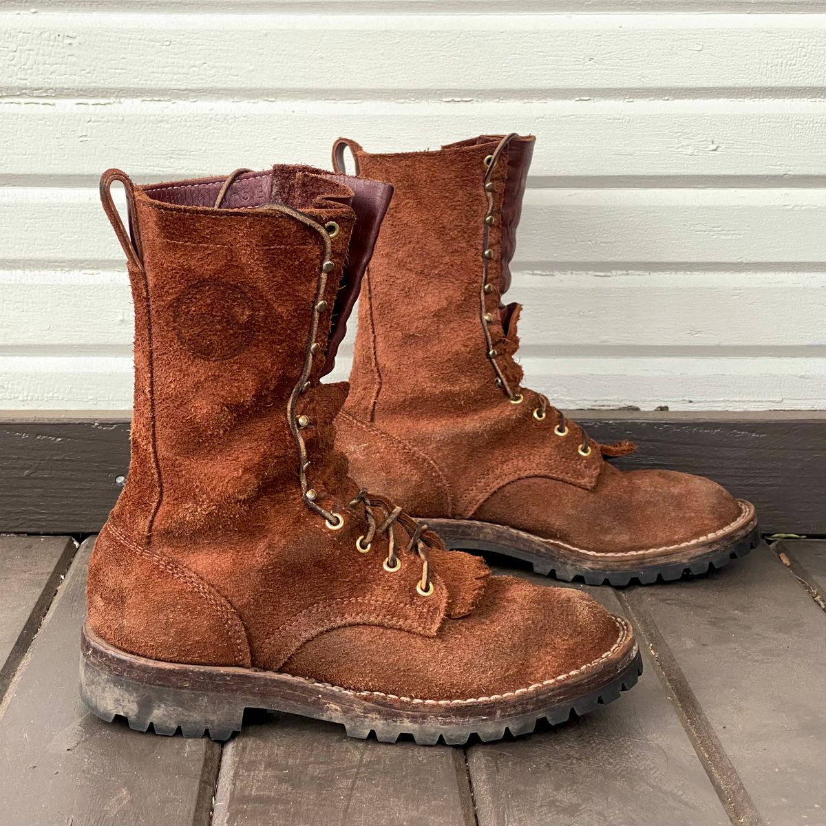 Photo by SerotinousCone on December 5, 2025 of the Frank's Boots Ground Pounder in Seidel Chocolate Oil Tan Roughout.
