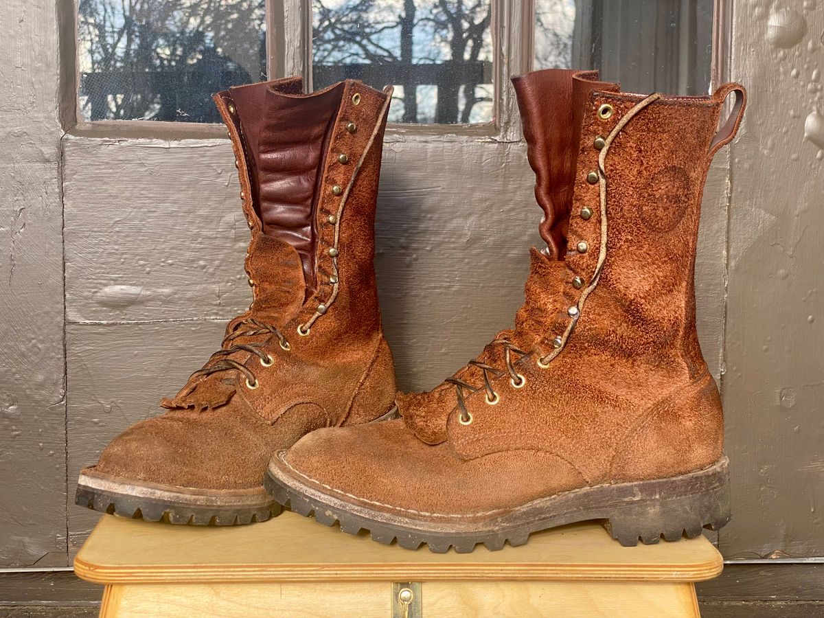 Photo by SerotinousCone on January 5, 2026 of the Frank's Boots Ground Pounder in Seidel Chocolate Oil Tan Roughout.