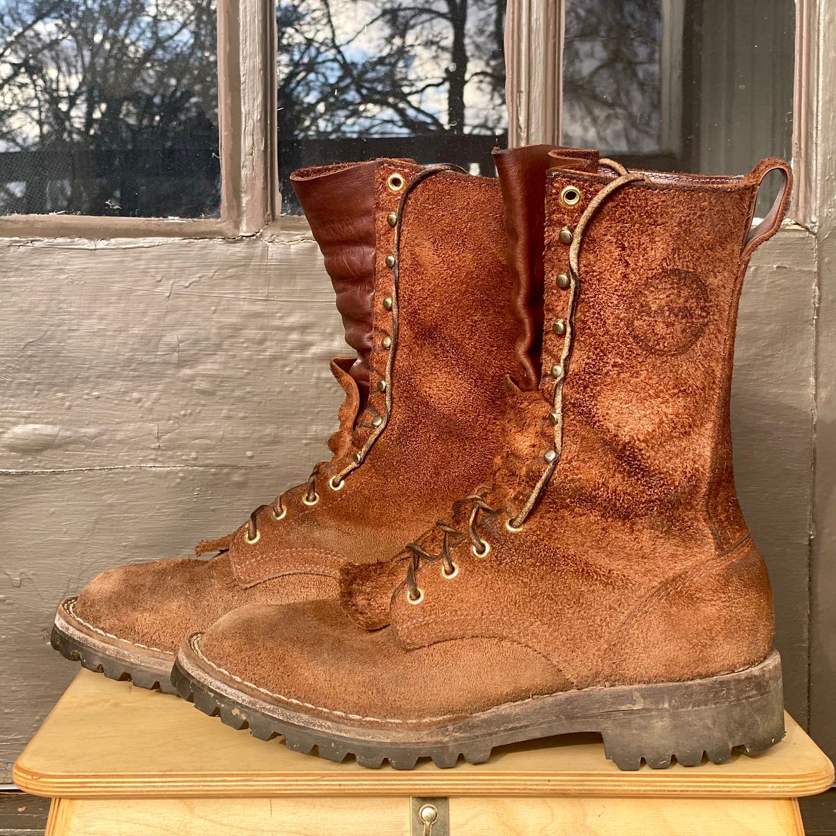 Photo by SerotinousCone on January 5, 2026 of the Frank's Boots Ground Pounder in Seidel Chocolate Oil Tan Roughout.