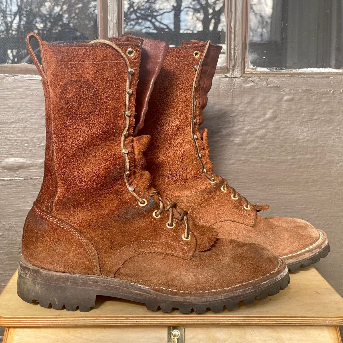 Photo by SerotinousCone on January 5, 2026 of the Frank's Boots Ground Pounder in Seidel Chocolate Oil Tan Roughout.