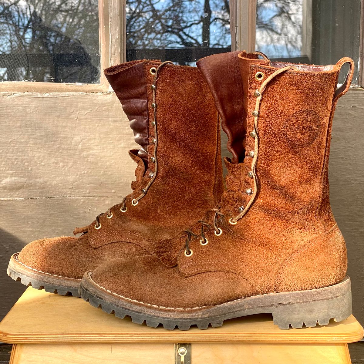Photo by SerotinousCone on February 5, 2026 of the Frank's Boots Ground Pounder in Seidel Chocolate Oil Tan Roughout.