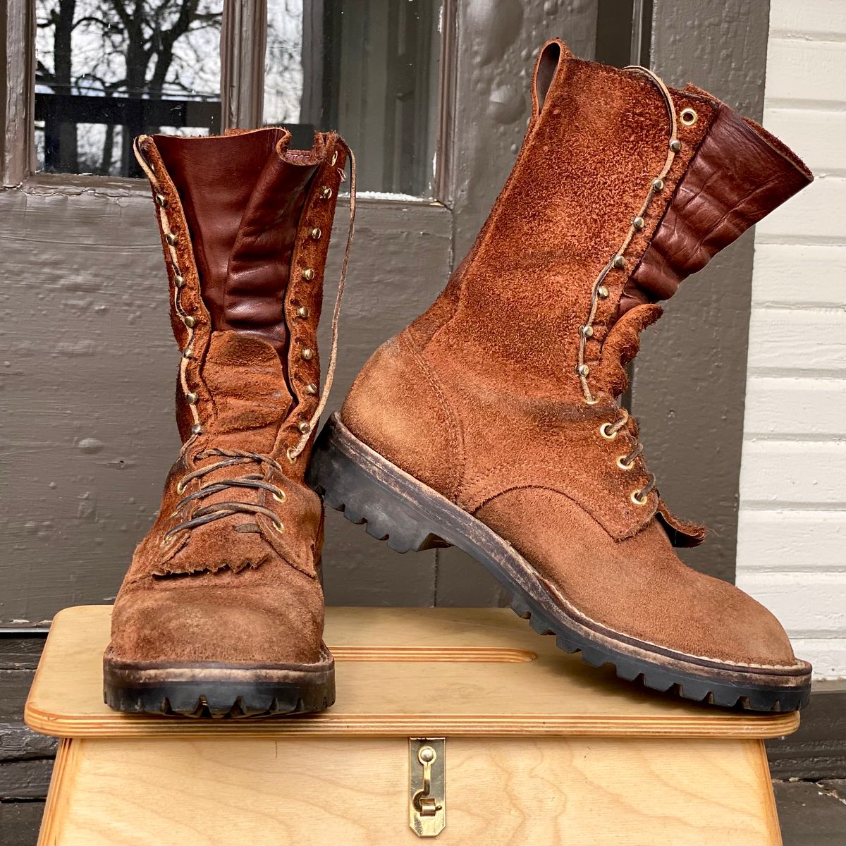 Photo by SerotinousCone on March 1, 2026 of the Frank's Boots Ground Pounder in Seidel Chocolate Oil Tan Roughout.
