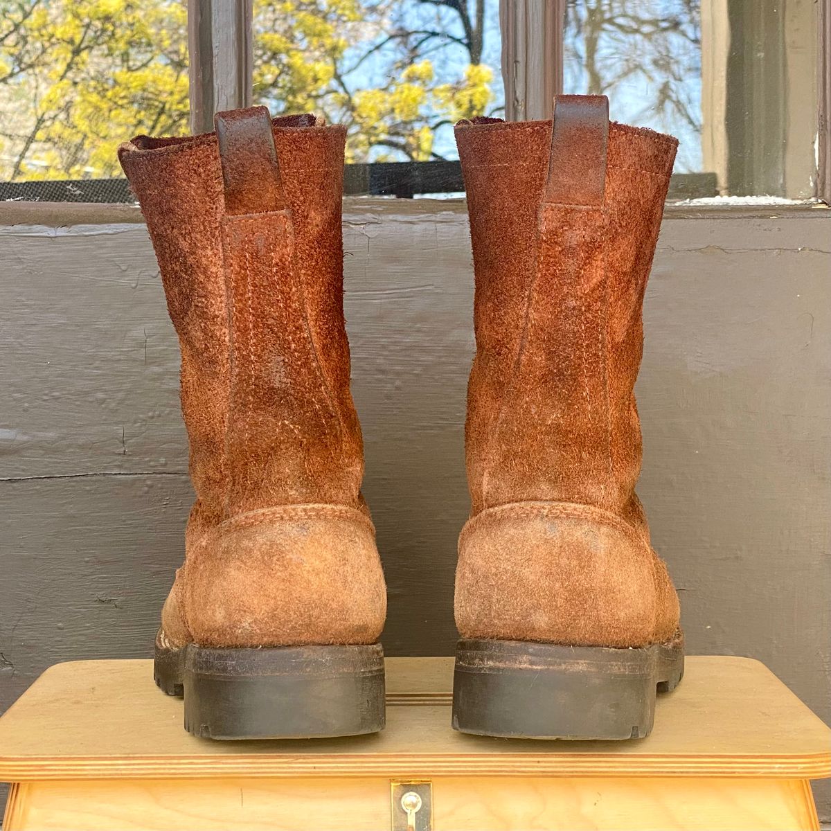 Photo by SerotinousCone on April 3, 2026 of the Frank's Boots Ground Pounder in Seidel Chocolate Oil Tan Roughout.