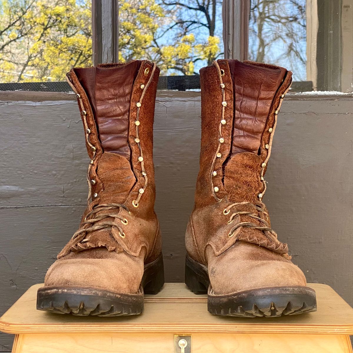 Photo by SerotinousCone on April 3, 2026 of the Frank's Boots Ground Pounder in Seidel Chocolate Oil Tan Roughout.