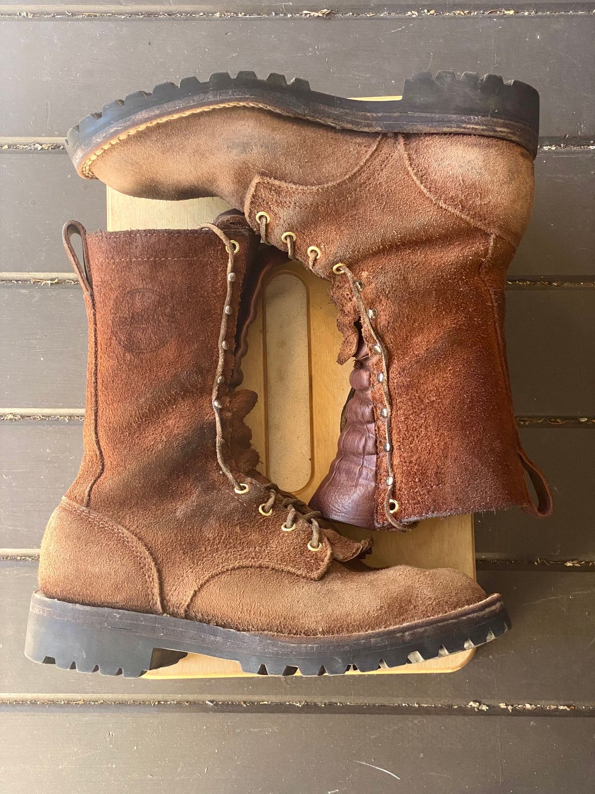 Photo by SerotinousCone on April 3, 2026 of the Frank's Boots Ground Pounder in Seidel Chocolate Oil Tan Roughout.