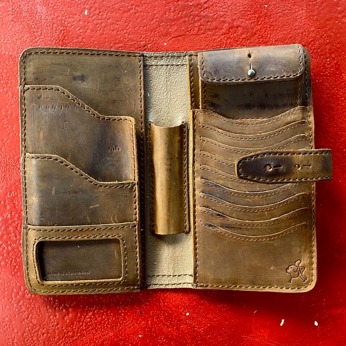 Photo by SerotinousCone on November 6, 2025 of the Saddleback Leather Co. Big Wallet in Tobacco.