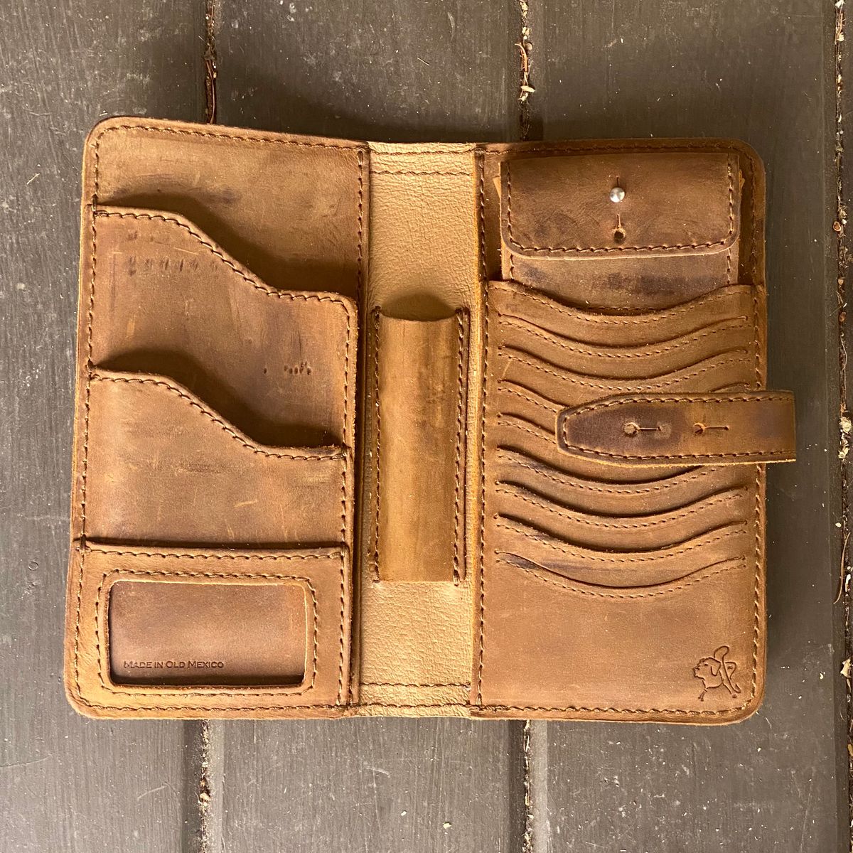 Photo by SerotinousCone on January 5, 2026 of the Saddleback Leather Co. Big Wallet in Tobacco.