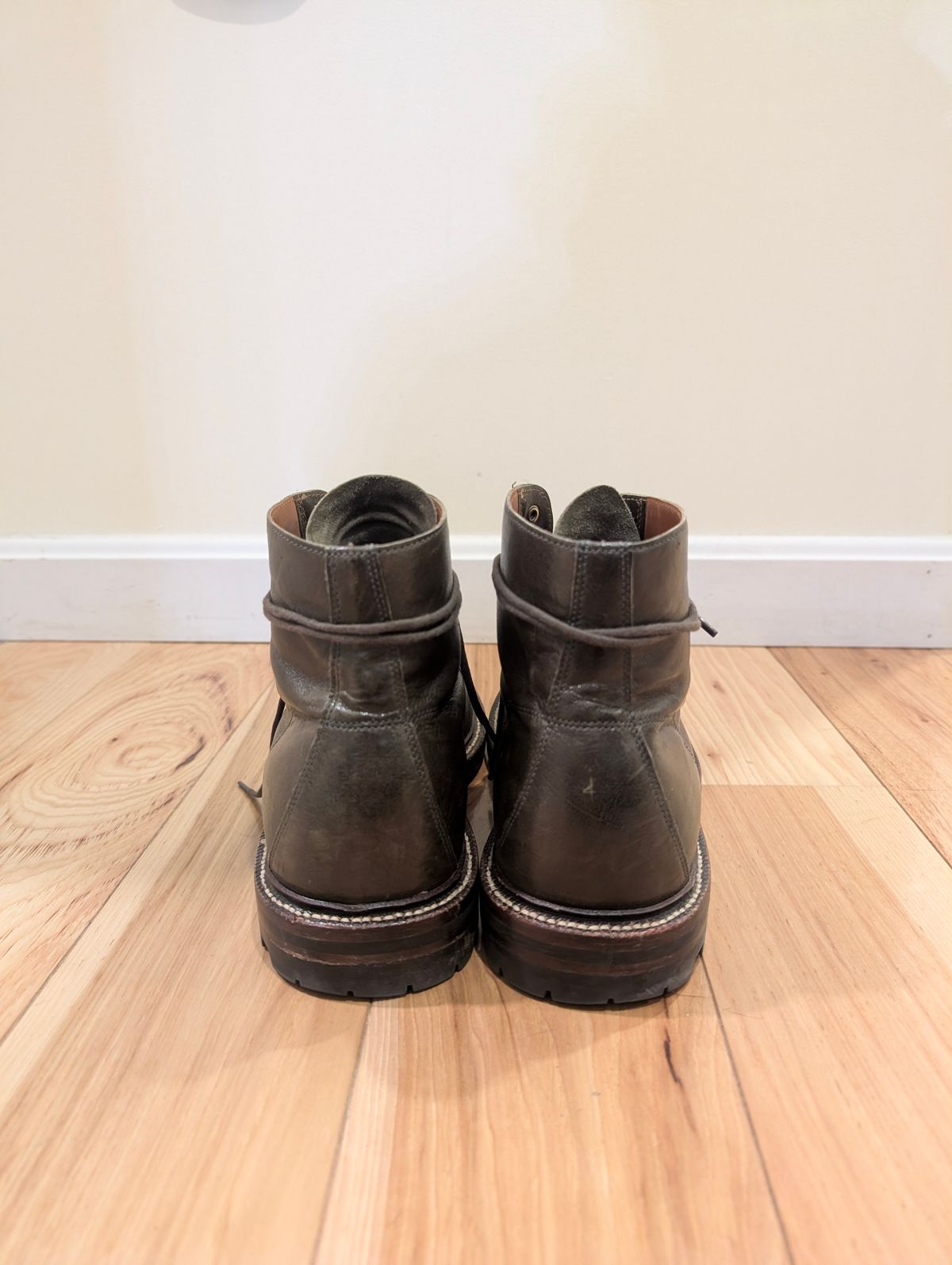 Photo by donkey008 on November 3, 2025 of the Grant Stone Brass Boot in Jungle Kangaroo Maryam Tannery.