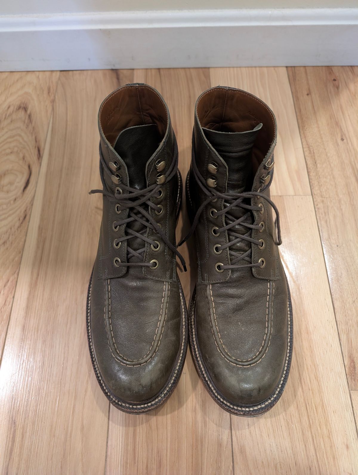 Photo by donkey008 on November 3, 2025 of the Grant Stone Brass Boot in Jungle Kangaroo Maryam Tannery.