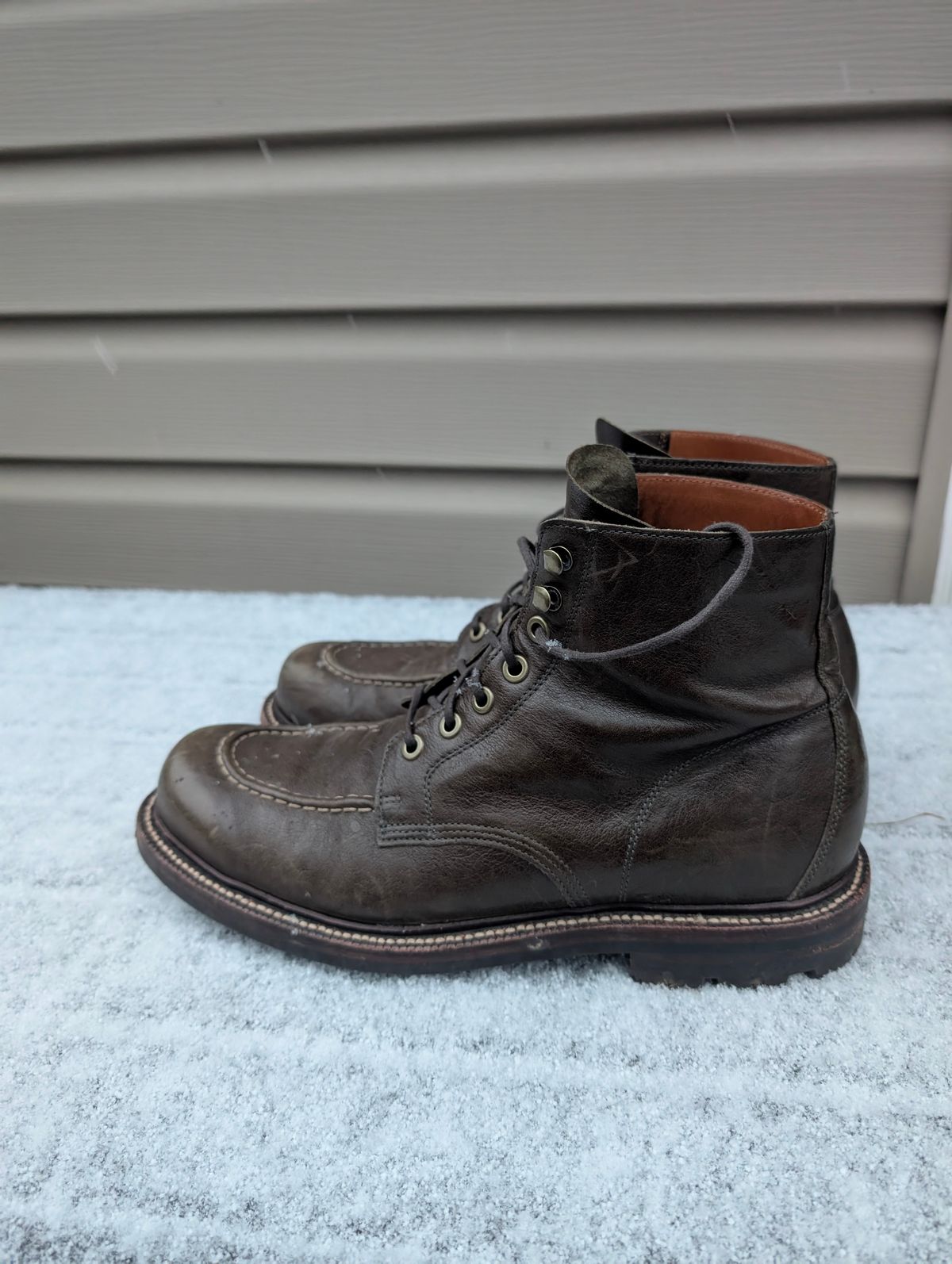 Photo by donkey008 on December 5, 2025 of the Grant Stone Brass Boot in Jungle Kangaroo Maryam Tannery.