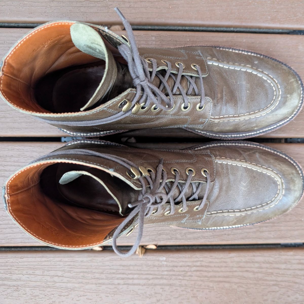 Photo by donkey008 on January 2, 2026 of the Grant Stone Brass Boot in Jungle Kangaroo Maryam Tannery.