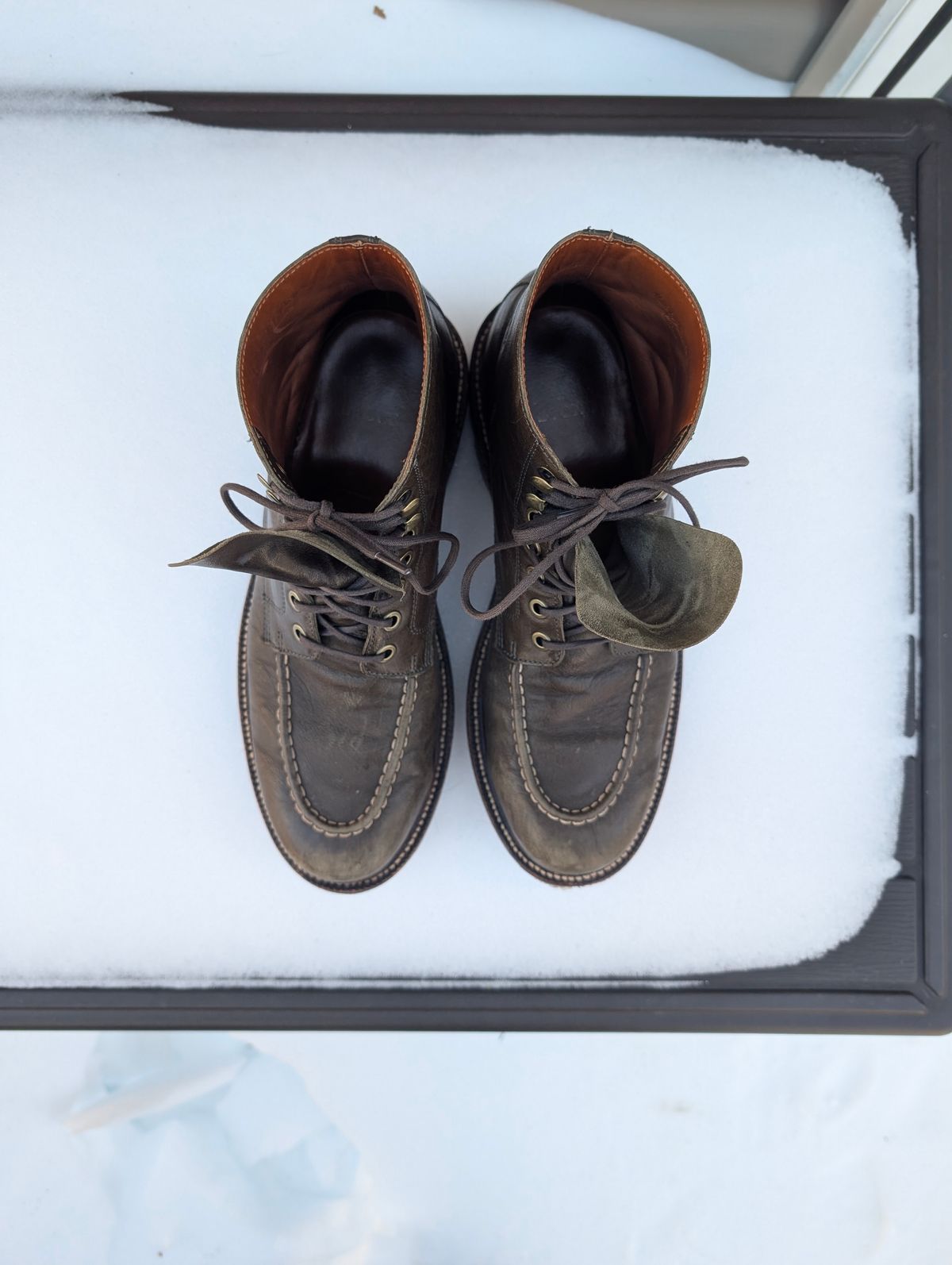 Photo by donkey008 on February 1, 2026 of the Grant Stone Brass Boot in Jungle Kangaroo Maryam Tannery.