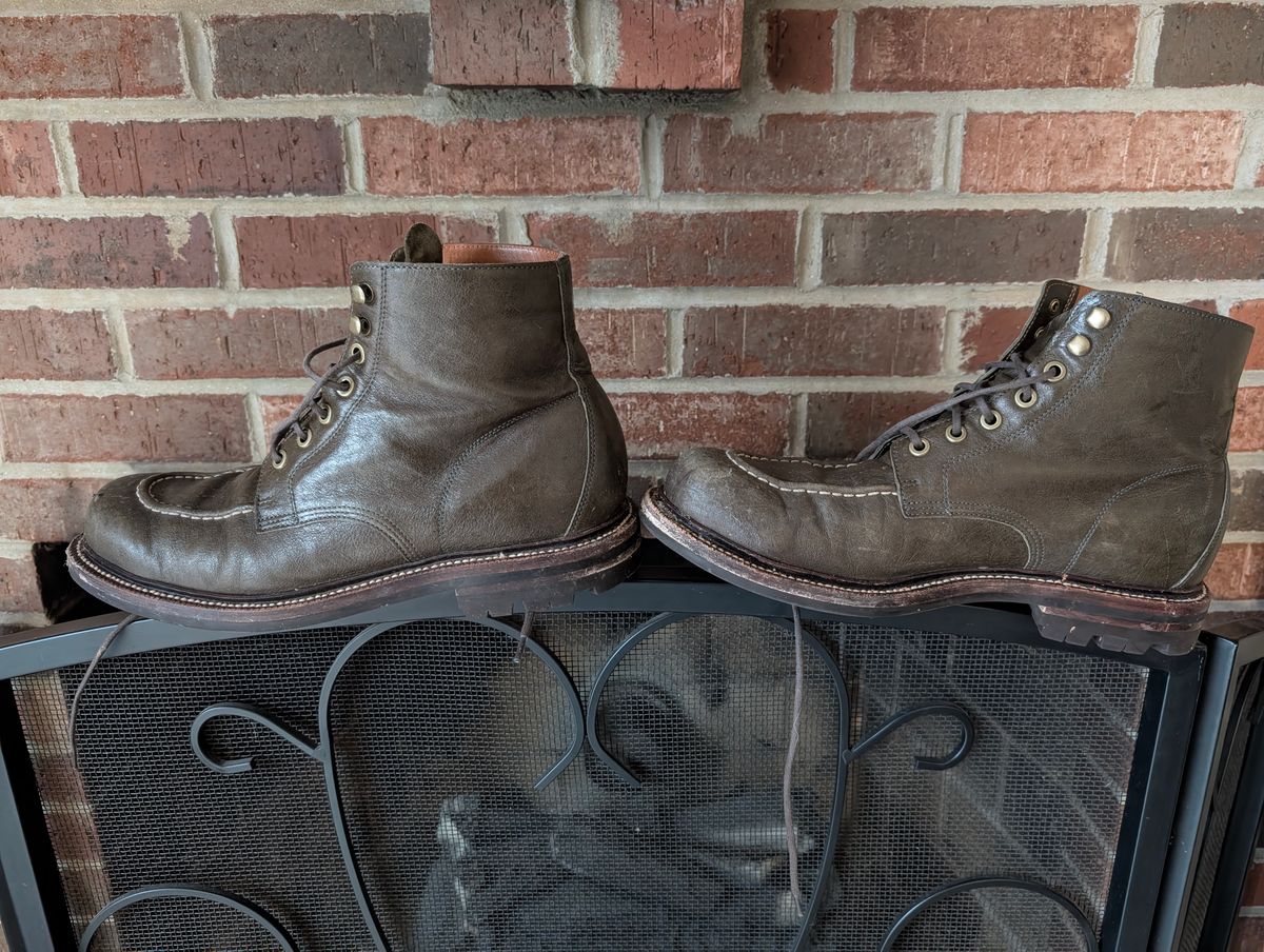 Photo by donkey008 on March 3, 2026 of the Grant Stone Brass Boot in Jungle Kangaroo Maryam Tannery.