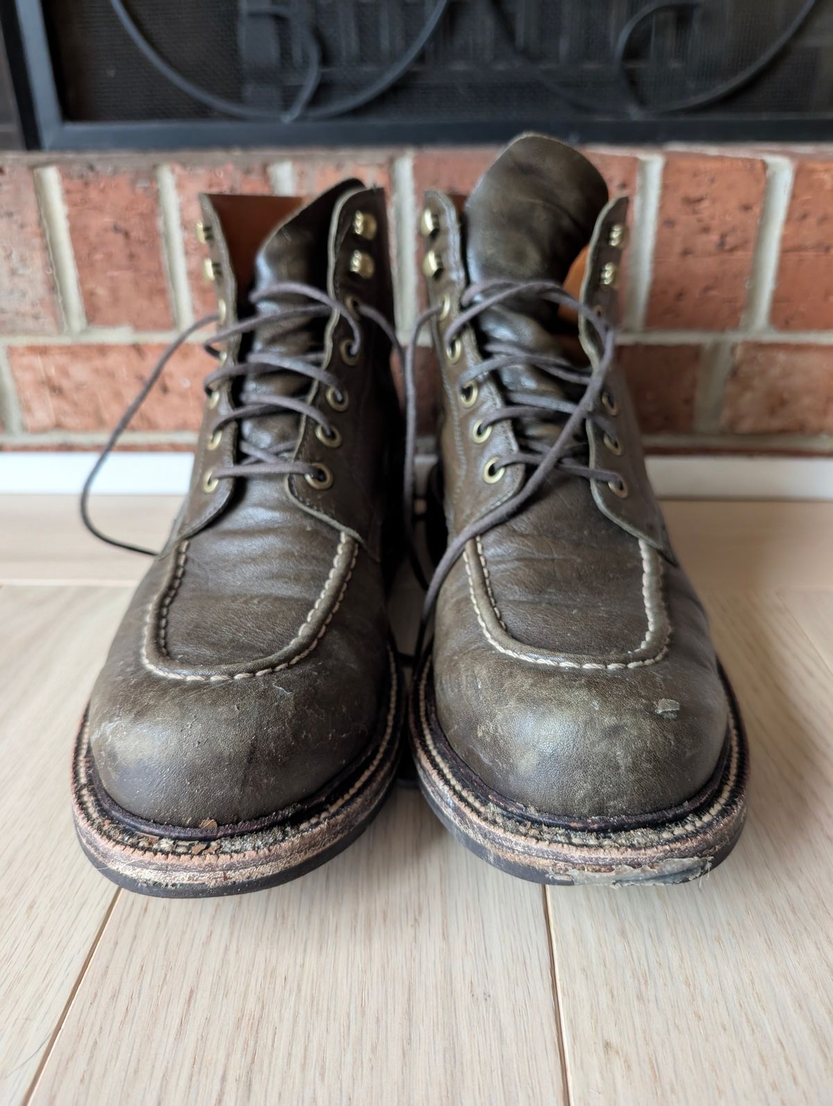 Photo by donkey008 on March 3, 2026 of the Grant Stone Brass Boot in Jungle Kangaroo Maryam Tannery.