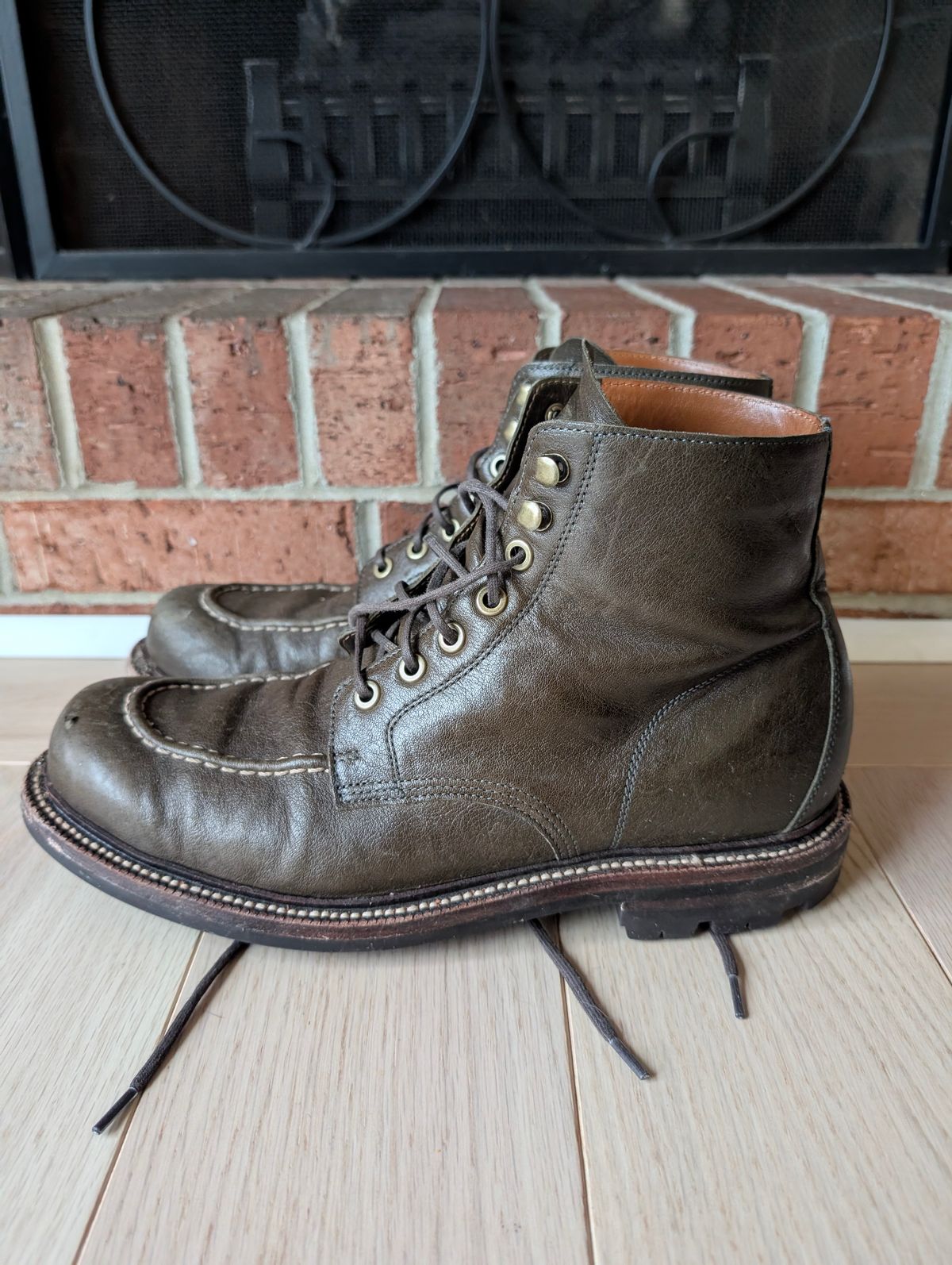 Photo by donkey008 on March 3, 2026 of the Grant Stone Brass Boot in Jungle Kangaroo Maryam Tannery.