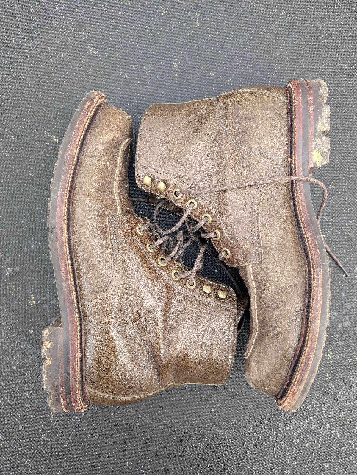 Photo by donkey008 on April 3, 2026 of the Grant Stone Brass Boot in Jungle Kangaroo Maryam Tannery.