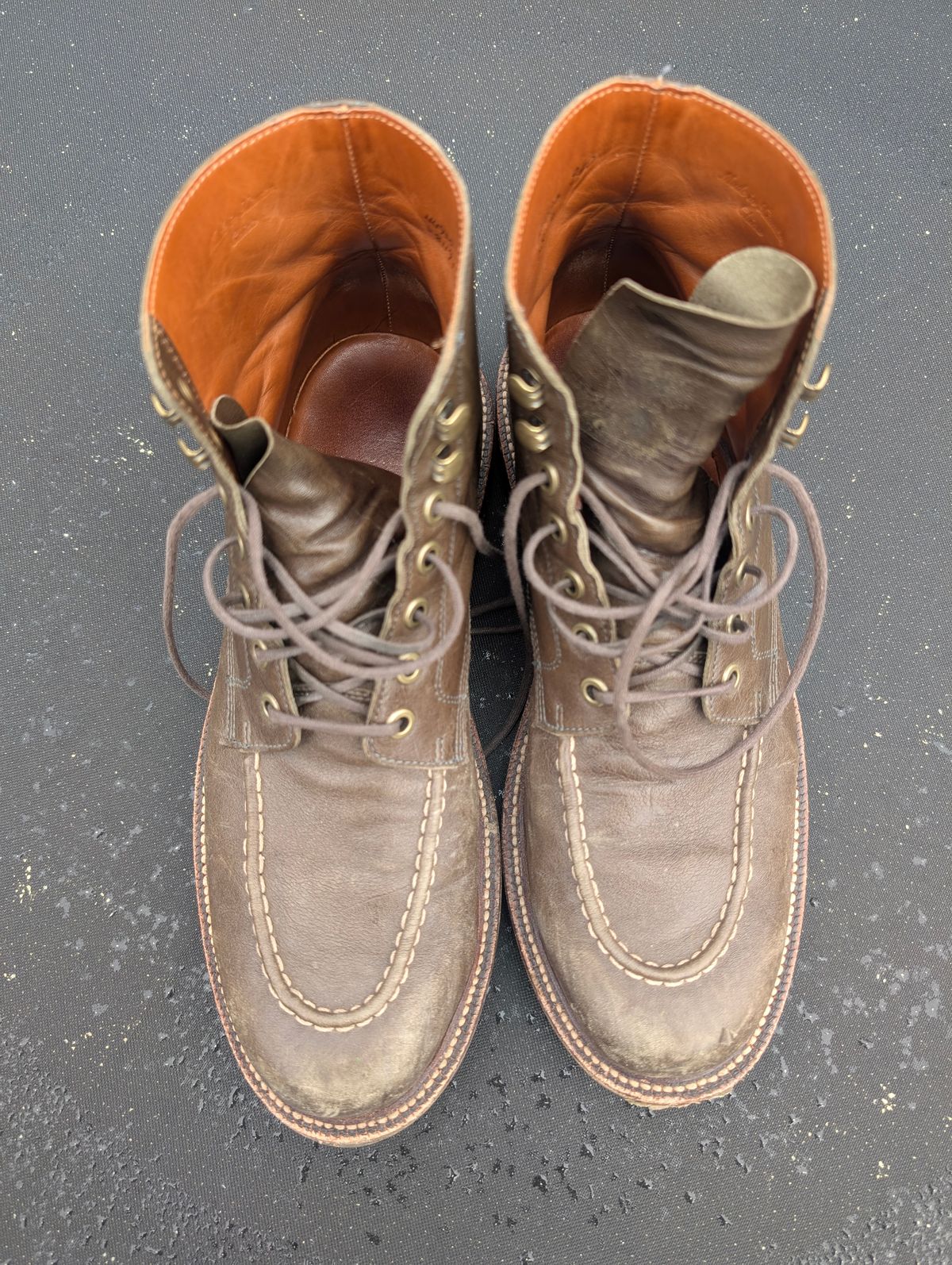 Photo by donkey008 on April 3, 2026 of the Grant Stone Brass Boot in Jungle Kangaroo Maryam Tannery.