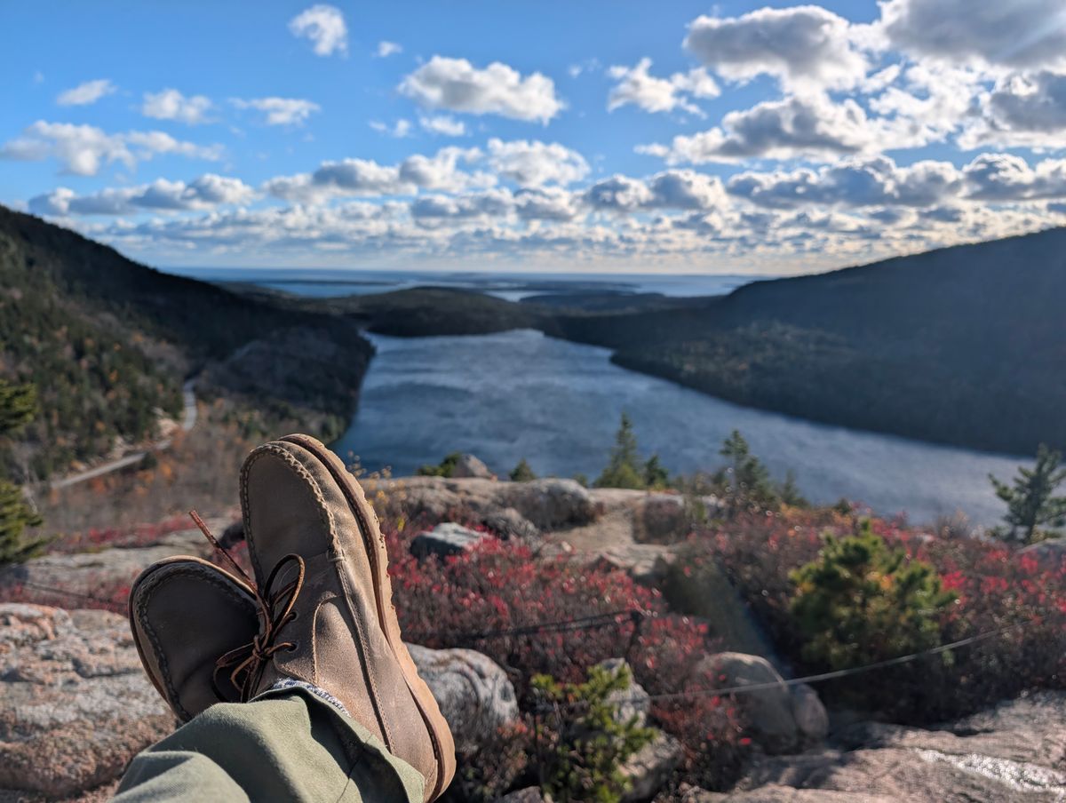 Photo by donkey008 on November 6, 2025 of the Rancourt & Co. Acadia Chukka Redux in C.F. Stead Driftwood Waxy Commander.