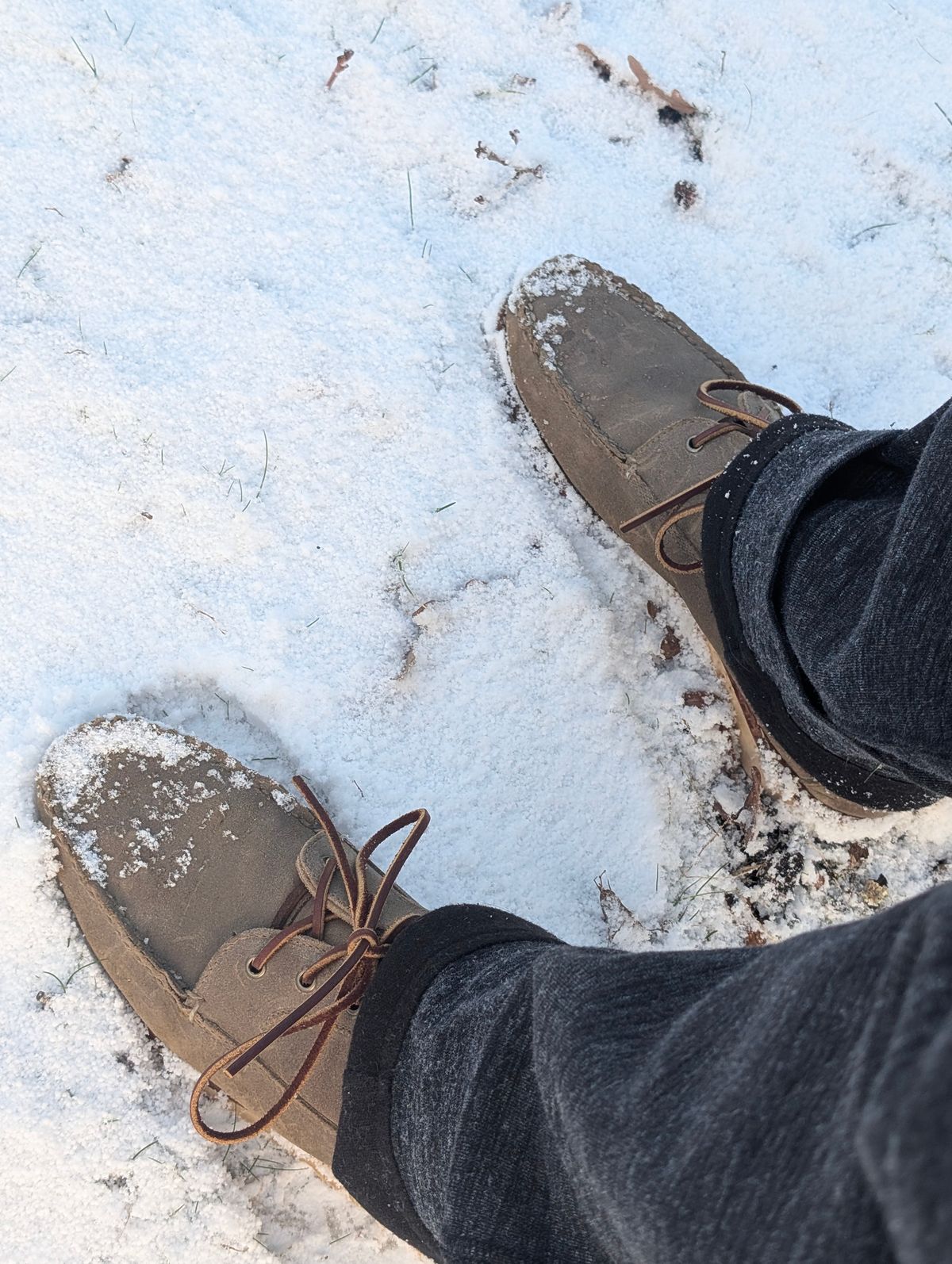 Photo by donkey008 on December 14, 2025 of the Rancourt & Co. Acadia Chukka Redux in C.F. Stead Driftwood Waxy Commander.