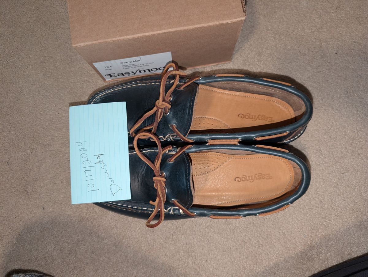 Photo by donkey008 on October 17, 2024 of the Easymoc Camp Moc in Horween Navy Chromexcel.