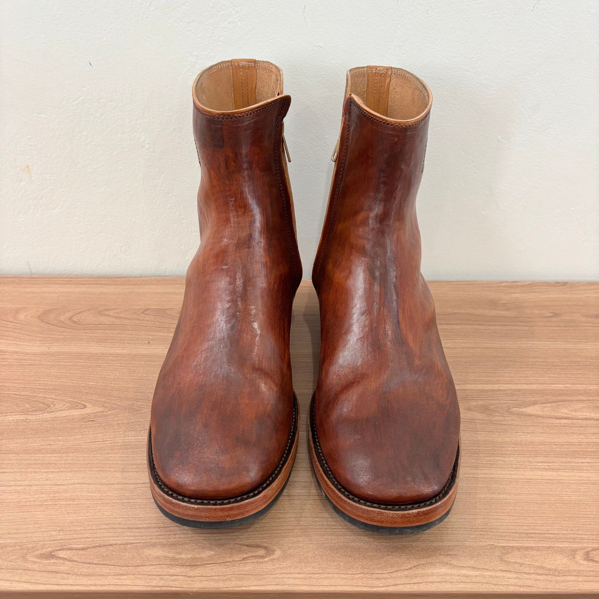 Photo by aradea on November 1, 2025 of the Briselblack The Stride 'Type 2' - Unlined Zip Boots in Natural horsebutt streakdyed brown maryam tannery.