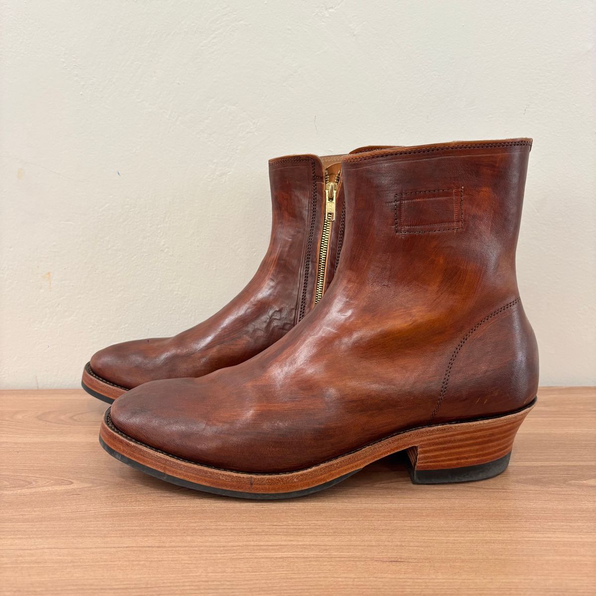 Photo by aradea on November 1, 2025 of the Briselblack The Stride 'Type 2' - Unlined Zip Boots in Natural horsebutt streakdyed brown maryam tannery.