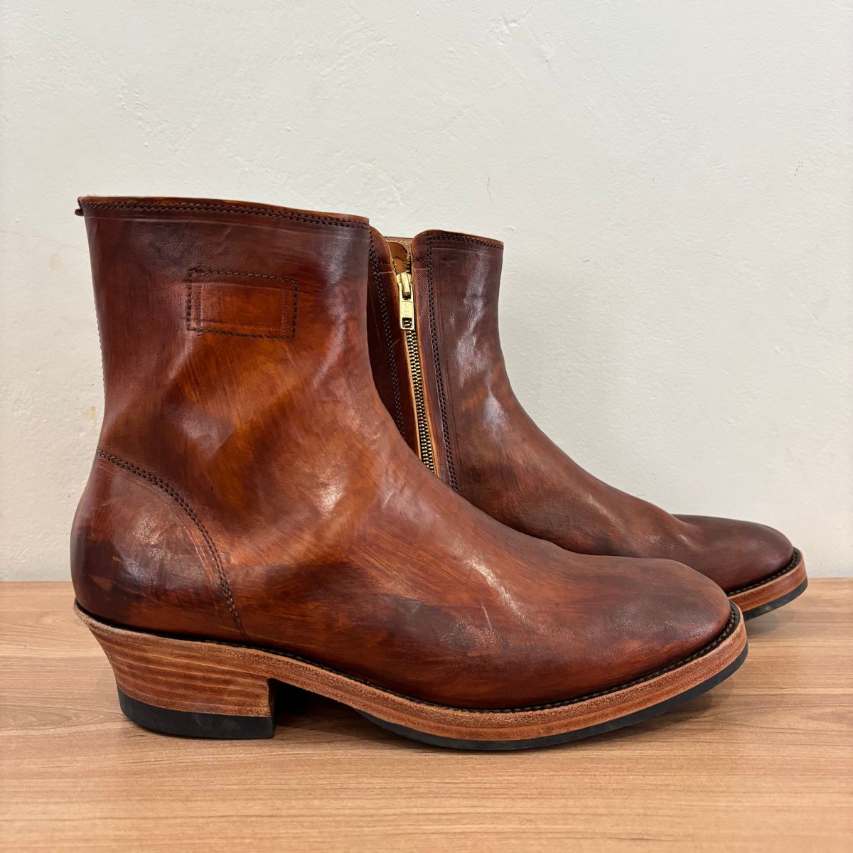 Photo by aradea on November 1, 2025 of the Briselblack The Stride 'Type 2' - Unlined Zip Boots in Natural horsebutt streakdyed brown maryam tannery.