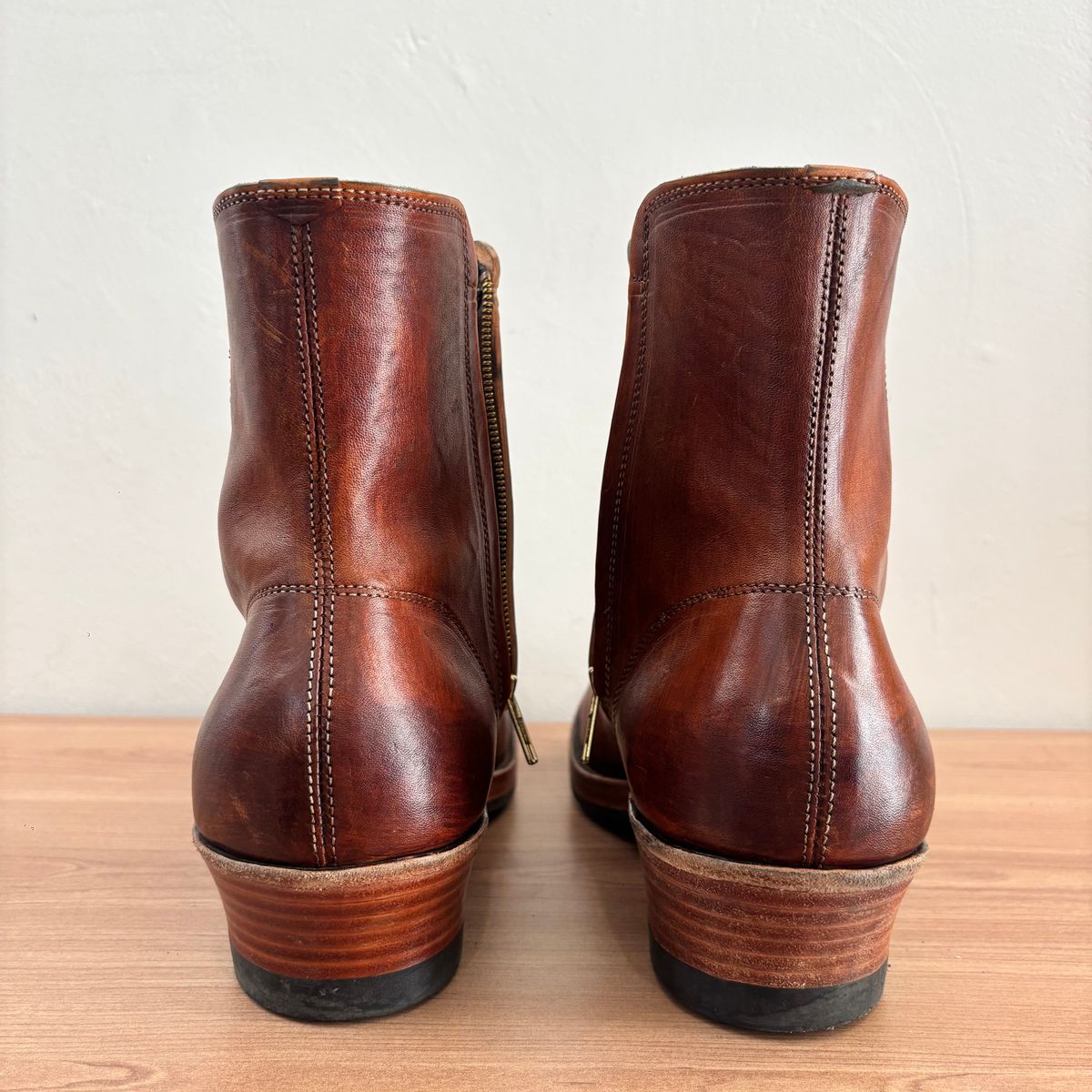 Photo by aradea on December 6, 2025 of the Briselblack The Stride 'Type 2' - Unlined Zip Boots in Natural horsebutt streakdyed brown maryam tannery.