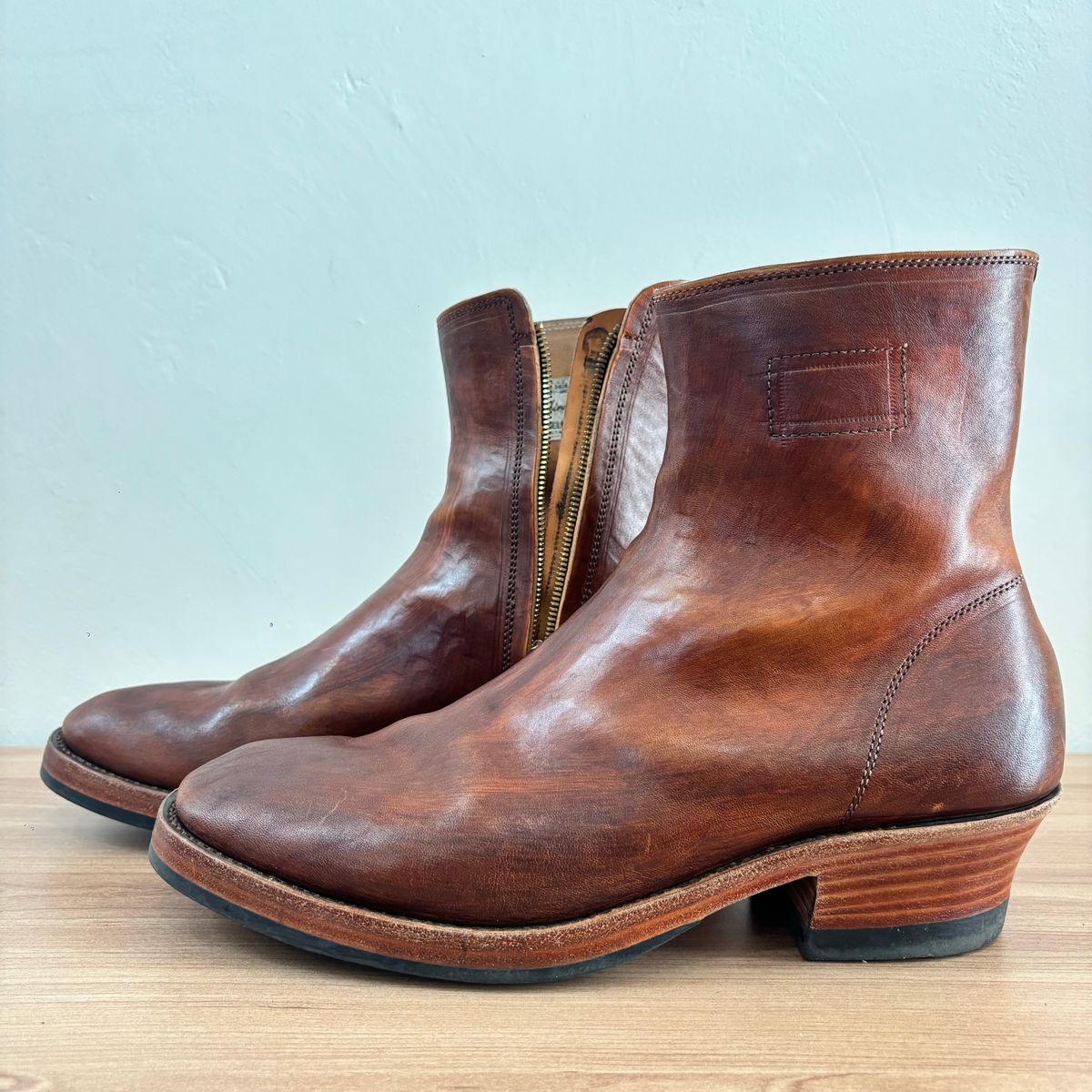 Photo by aradea on December 6, 2025 of the Briselblack The Stride 'Type 2' - Unlined Zip Boots in Natural horsebutt streakdyed brown maryam tannery.