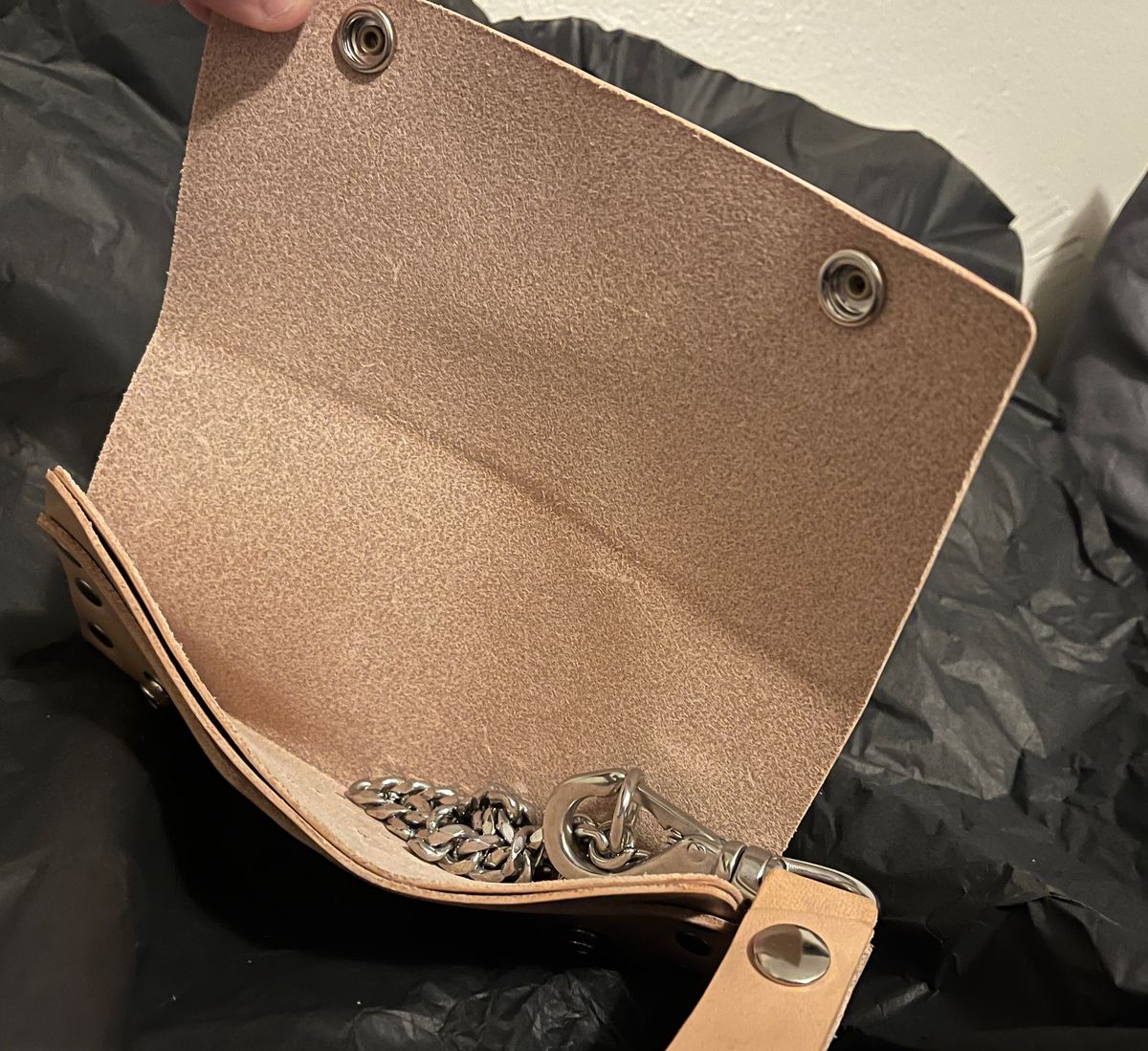 Photo by Spreadbore on October 1, 2025 of the Mr.Lentz Leather Trucker Wallet in Full Grain Sun Tanned Natural.