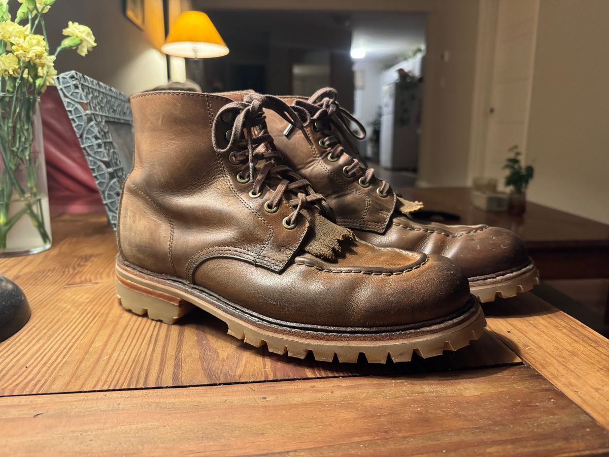 Photo by AFrat on November 3, 2025 of the Grant Stone Brass Boot in Horween Dune Chromexcel.