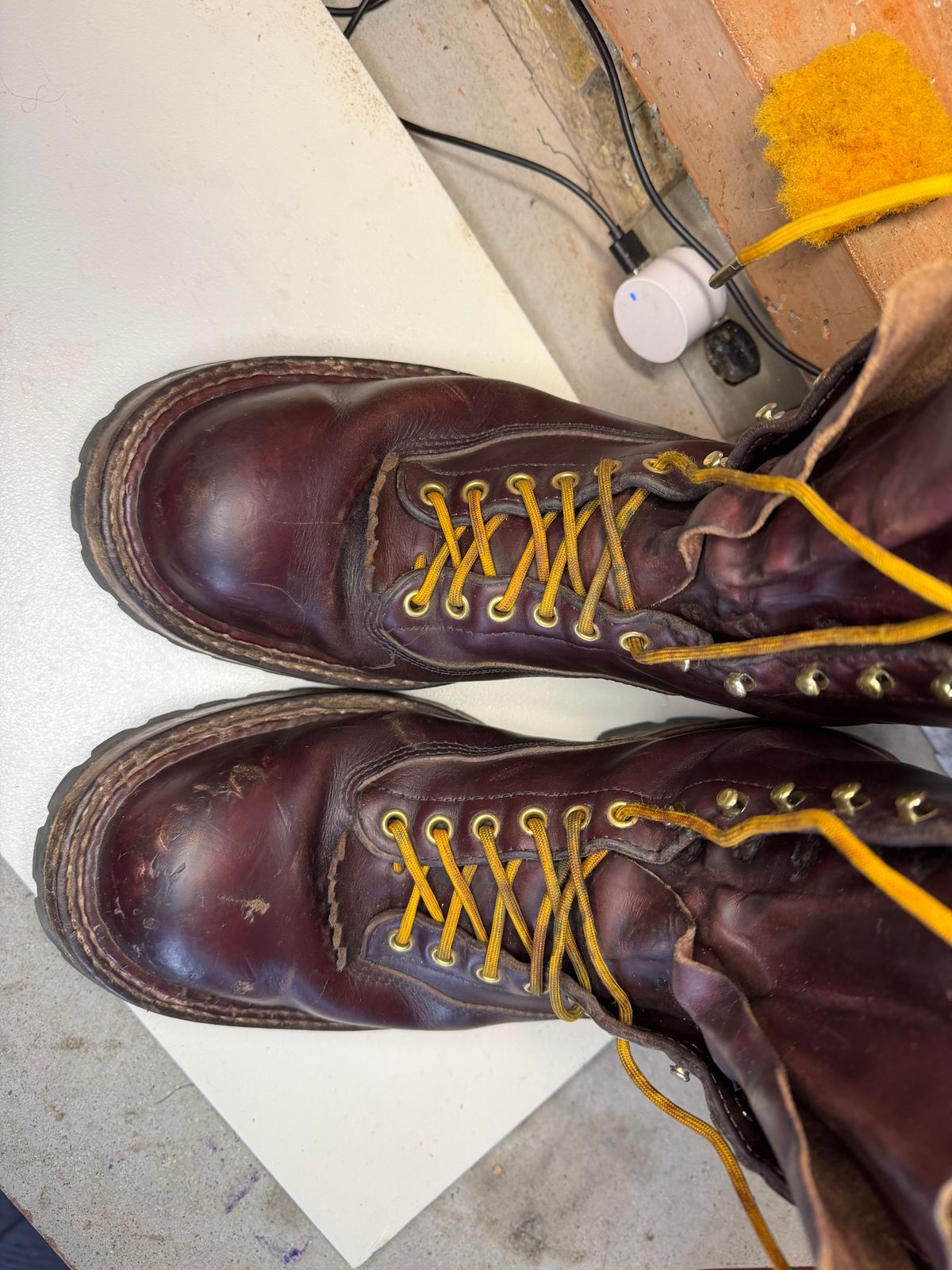 Photo by rhinoaz on February 5, 2026 of the White's Smokejumper in Cxl Burgandy.