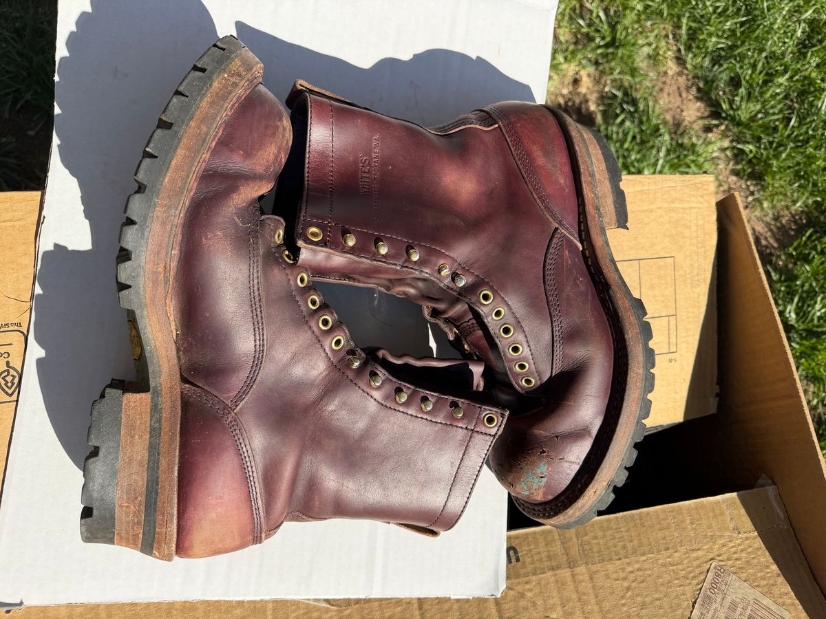 Photo by rhinoaz on April 4, 2026 of the White's Smokejumper in Cxl Burgandy.