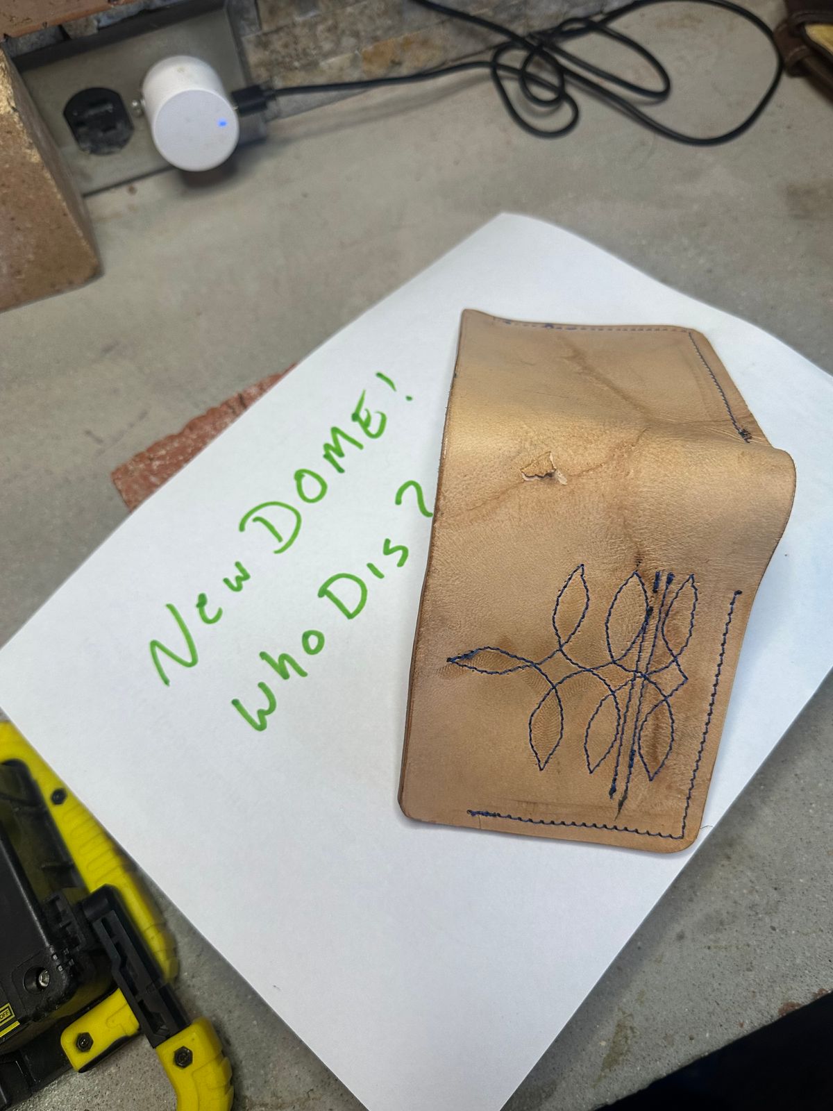 Photo by rhinoaz on October 1, 2025 of the Rhino Kustomz Veg Tan Bi-fold in Hermann Oak Tooling Veg Tan.