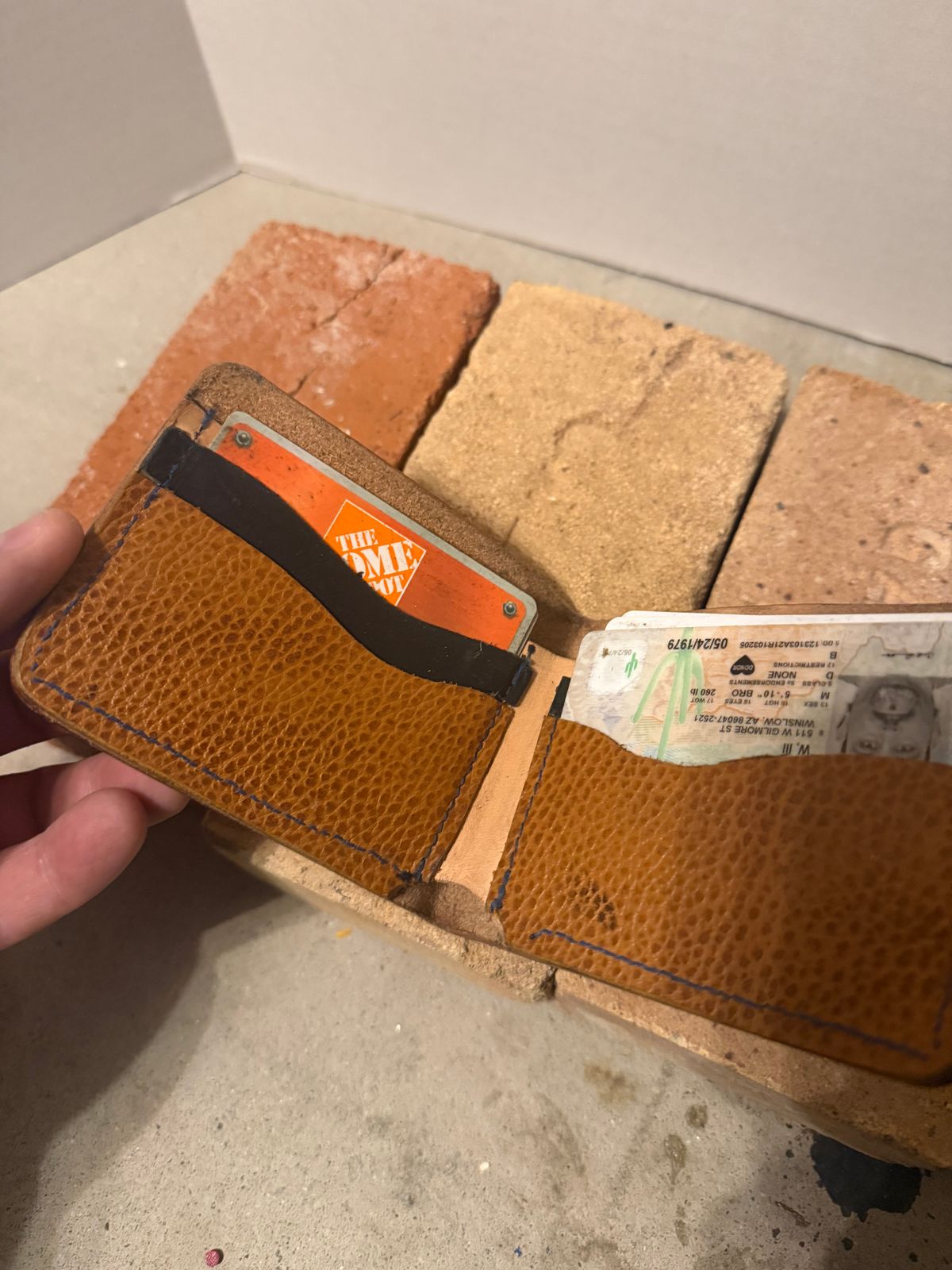 Photo by rhinoaz on December 1, 2025 of the Rhino Kustomz Veg Tan Bi-fold in Hermann Oak Tooling Veg Tan.