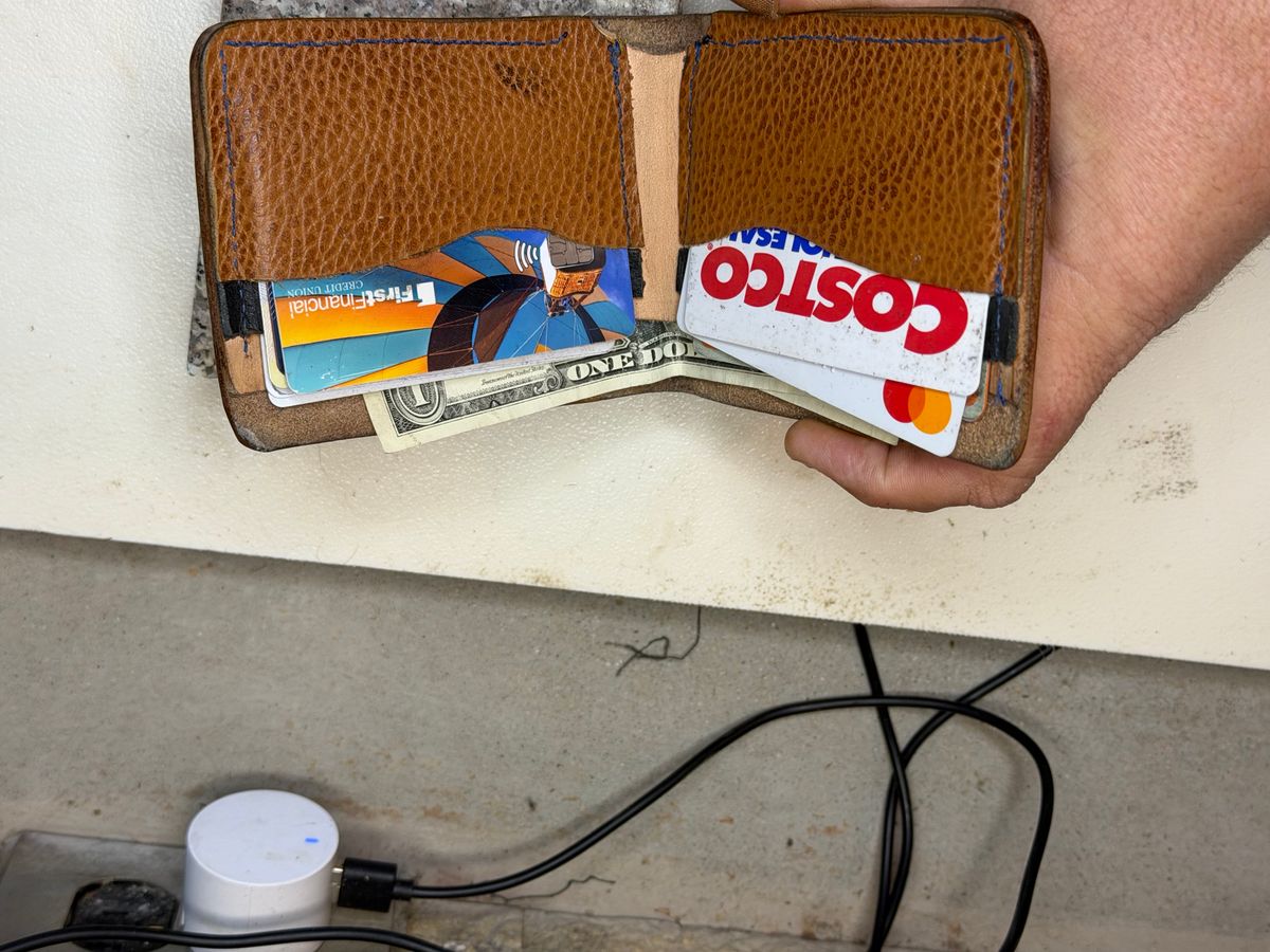 Photo by rhinoaz on February 5, 2026 of the Rhino Kustomz Veg Tan Bi-fold in Hermann Oak Tooling Veg Tan.