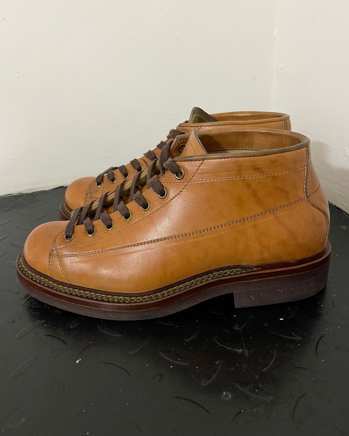 Photo by arnldkt on November 1, 2025 of the Sagara Cordmaster in Maryam Natural Horsebutt.