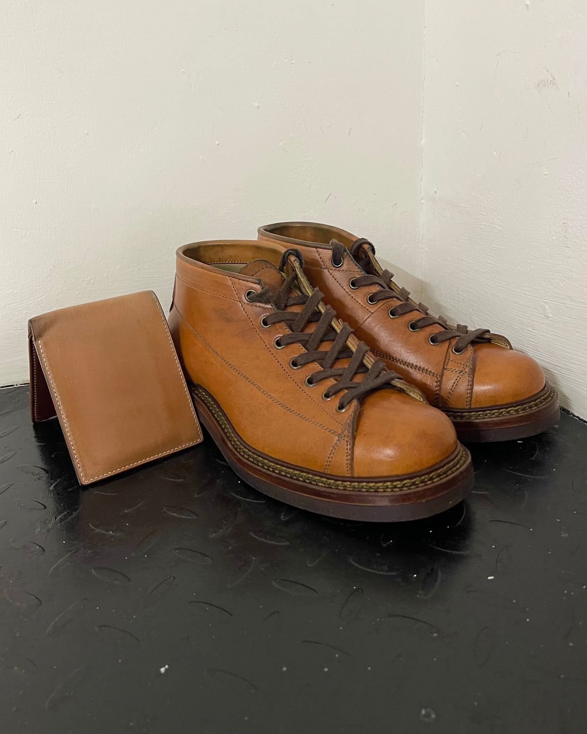 Photo by arnolddkoot on December 31, 2025 of the Sagara Cordmaster in Maryam Natural Horsebutt.