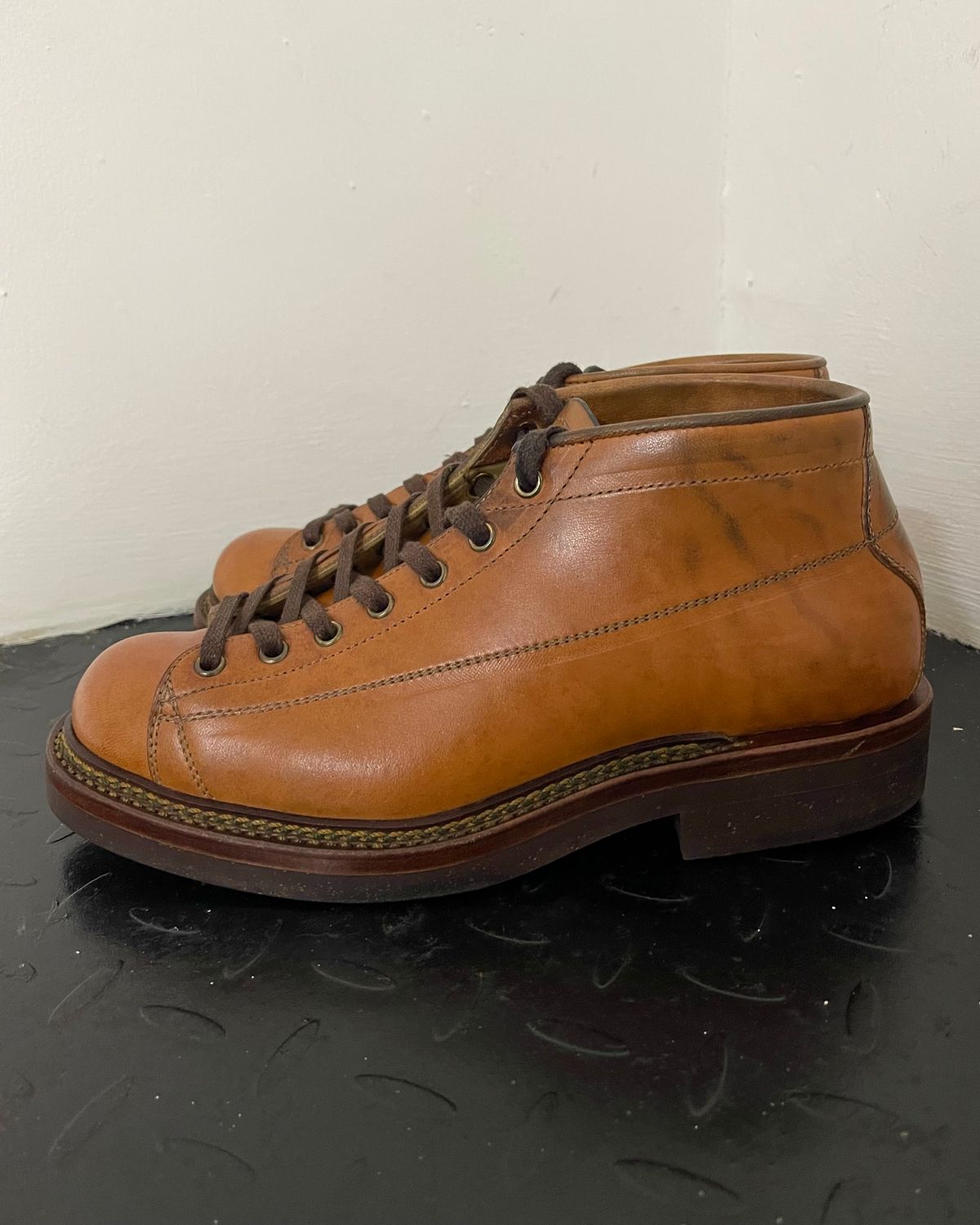 Photo by arnolddkoot on December 31, 2025 of the Sagara Cordmaster in Maryam Natural Horsebutt.