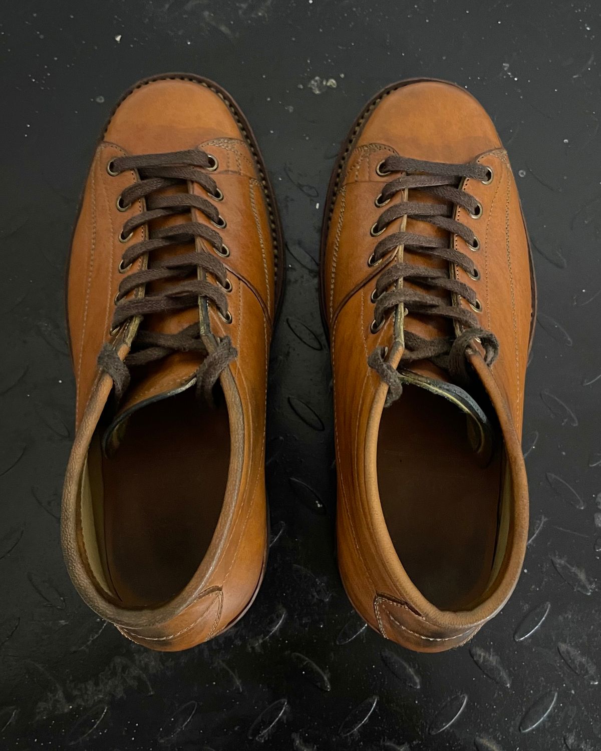 Photo by arnolddkoot on December 31, 2025 of the Sagara Cordmaster in Maryam Natural Horsebutt.