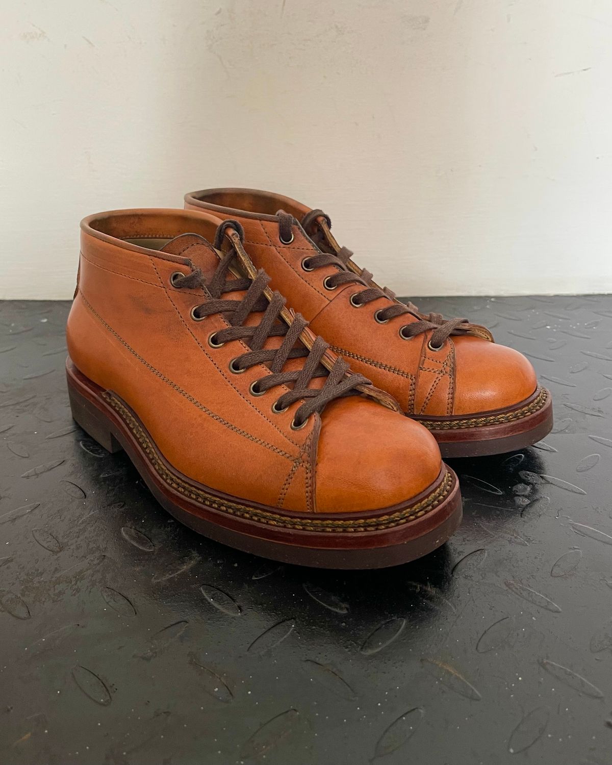 Photo by arnolddkoot on January 1, 2026 of the Sagara Cordmaster in Maryam Natural Horsebutt.