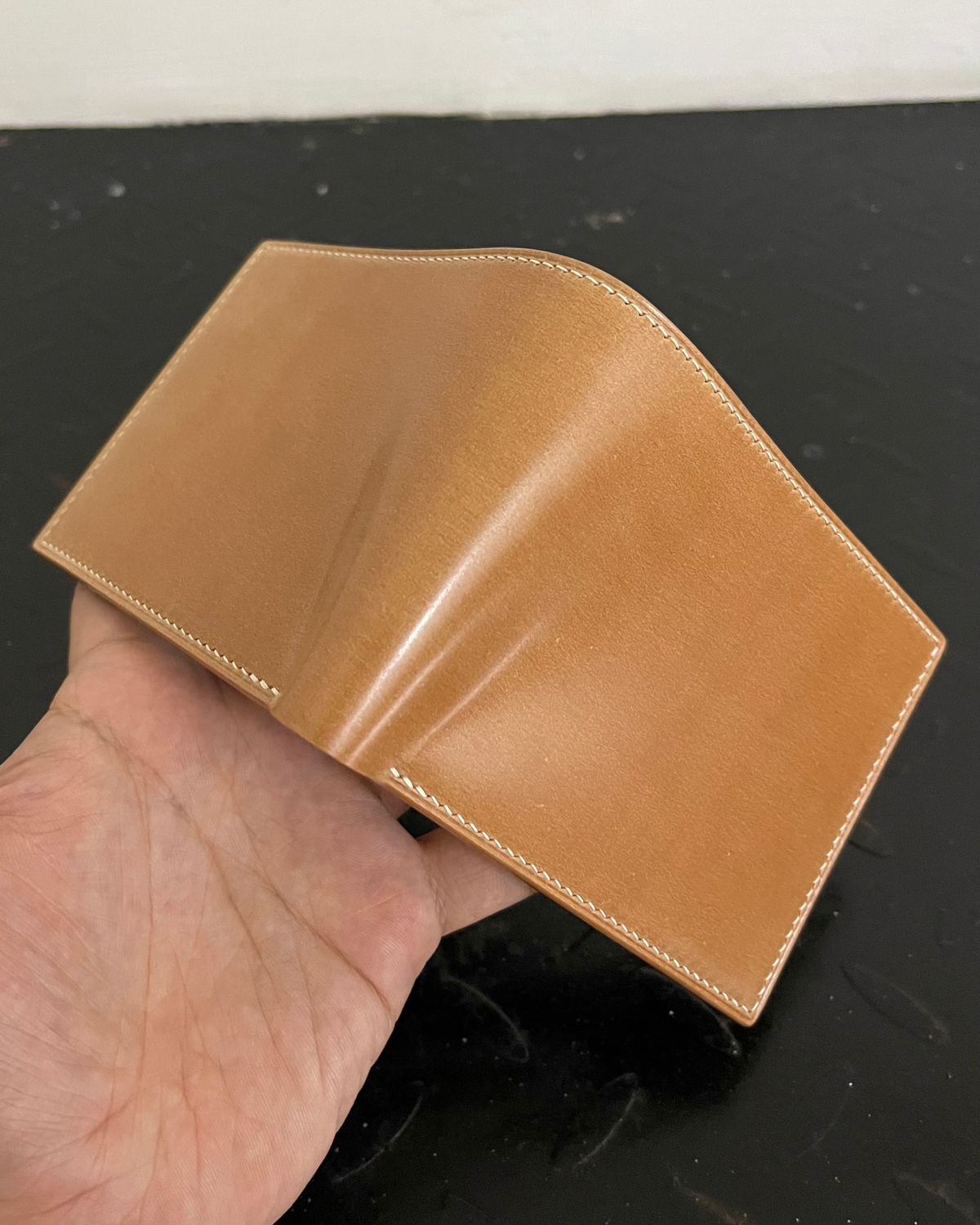 Photo by arnldkt on October 1, 2025 of the GitsiRosdiani Bifold Wallet in Shinki Natural Shell Cordovan & Conceria Walpier Brown Buttero.